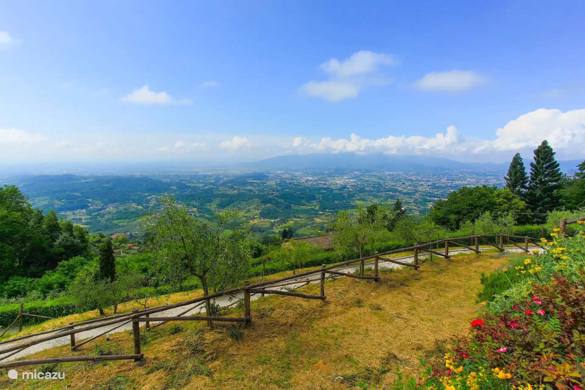 Uitzicht over de vallei
