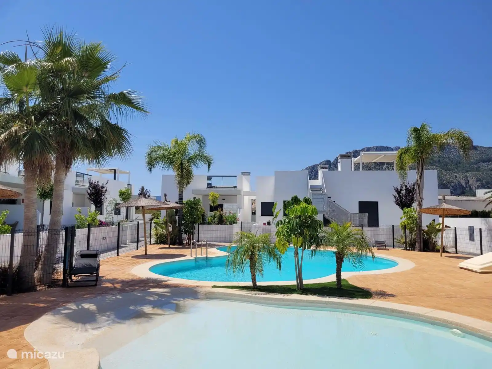 Piscina infantil y piscina