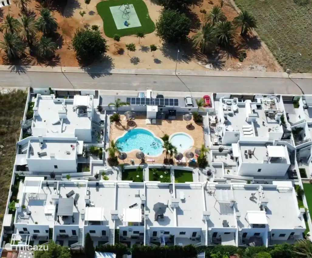 Vista aérea del complejo total de 15 villas 