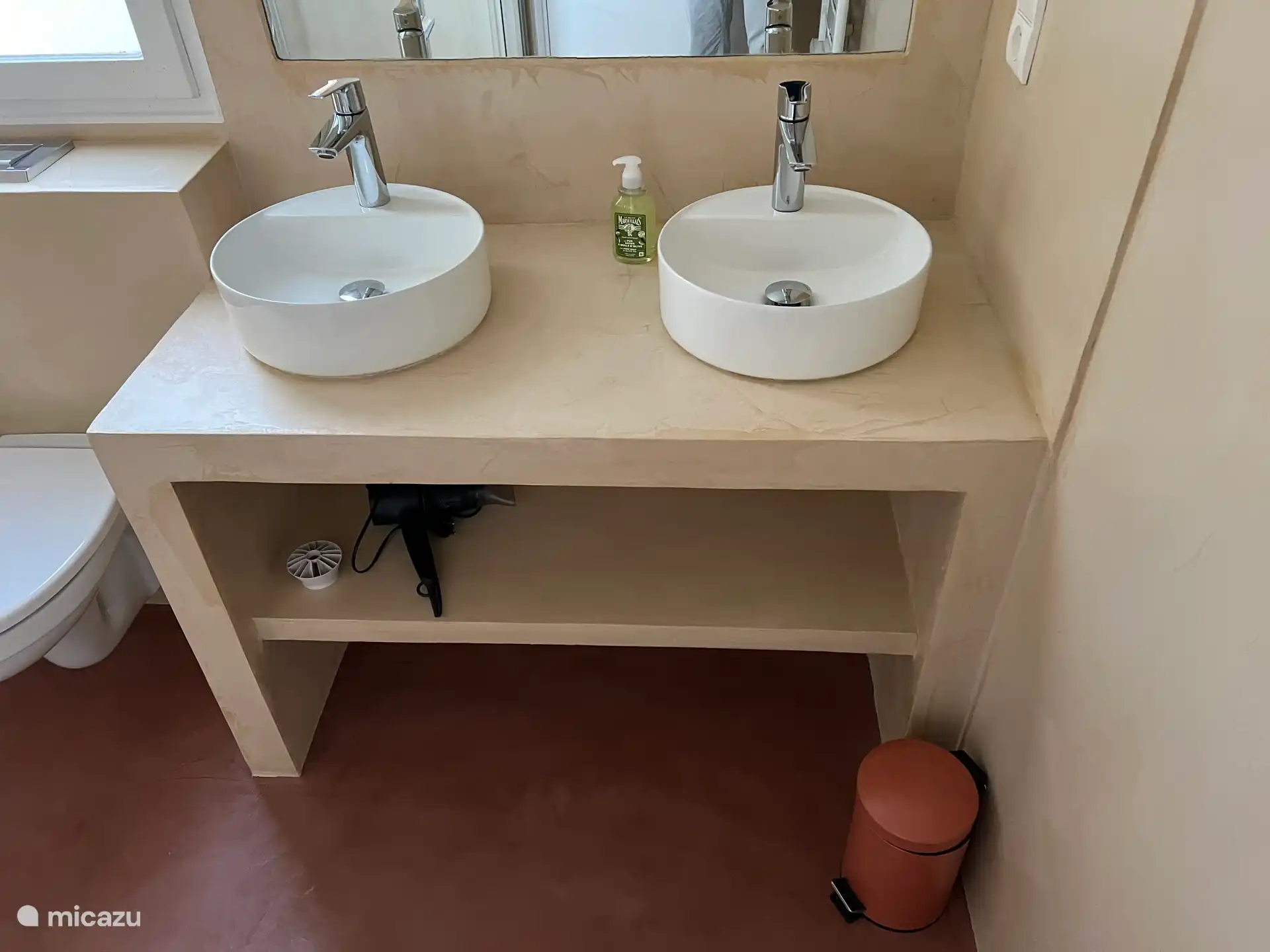 Badkamer-toilet 2 (boven)