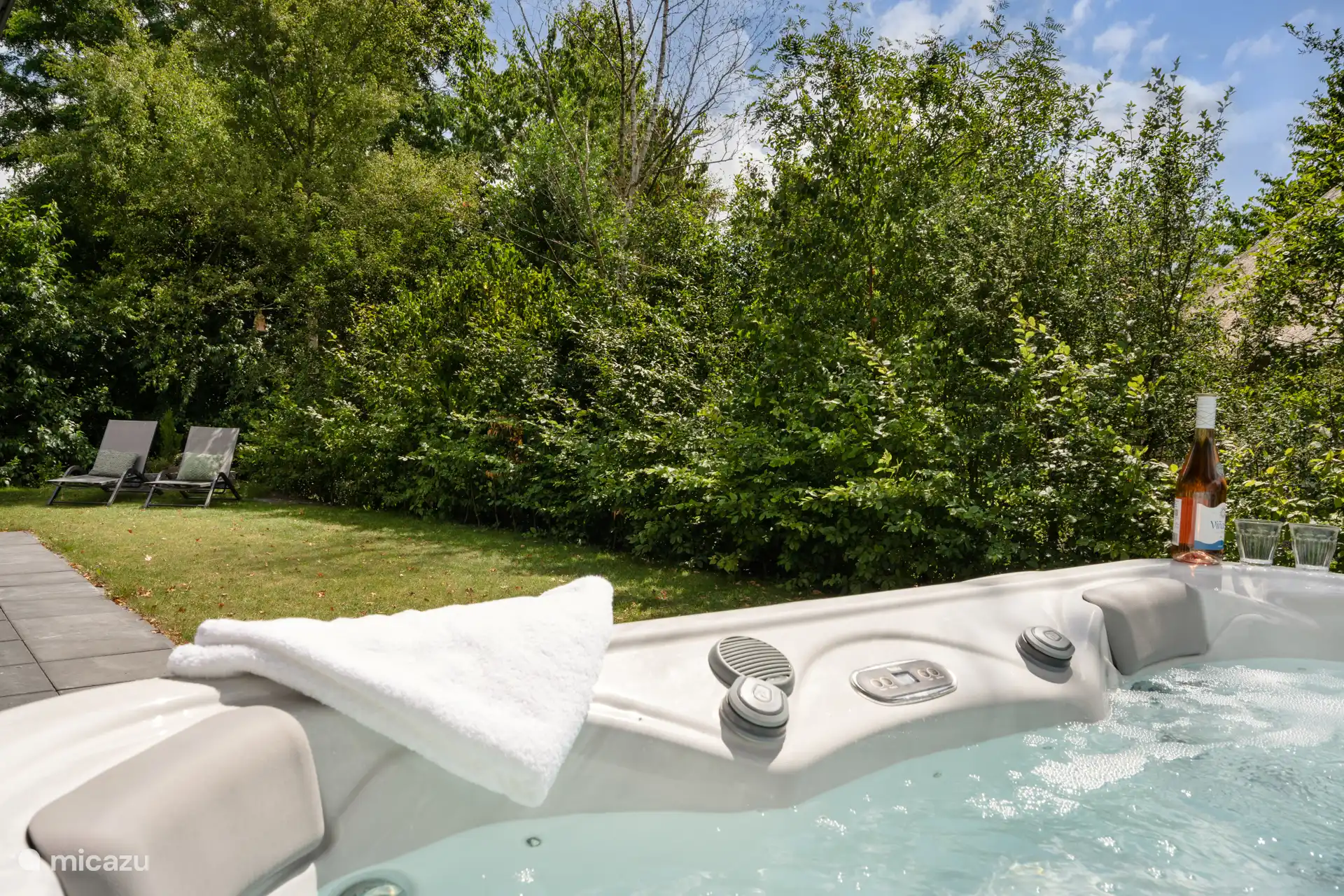 genieten in de jacuzzi