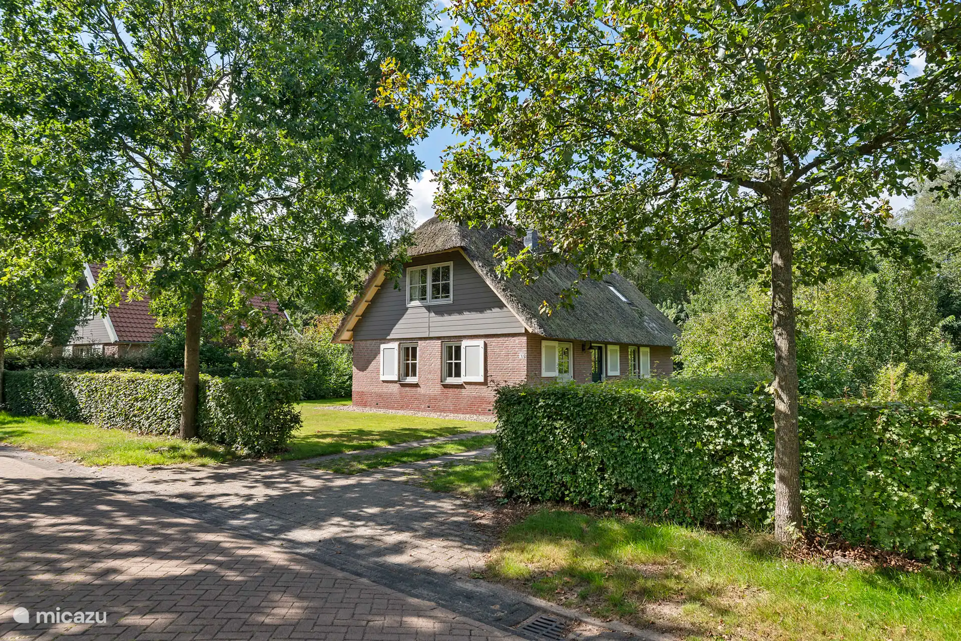 voortuin vanaf straat