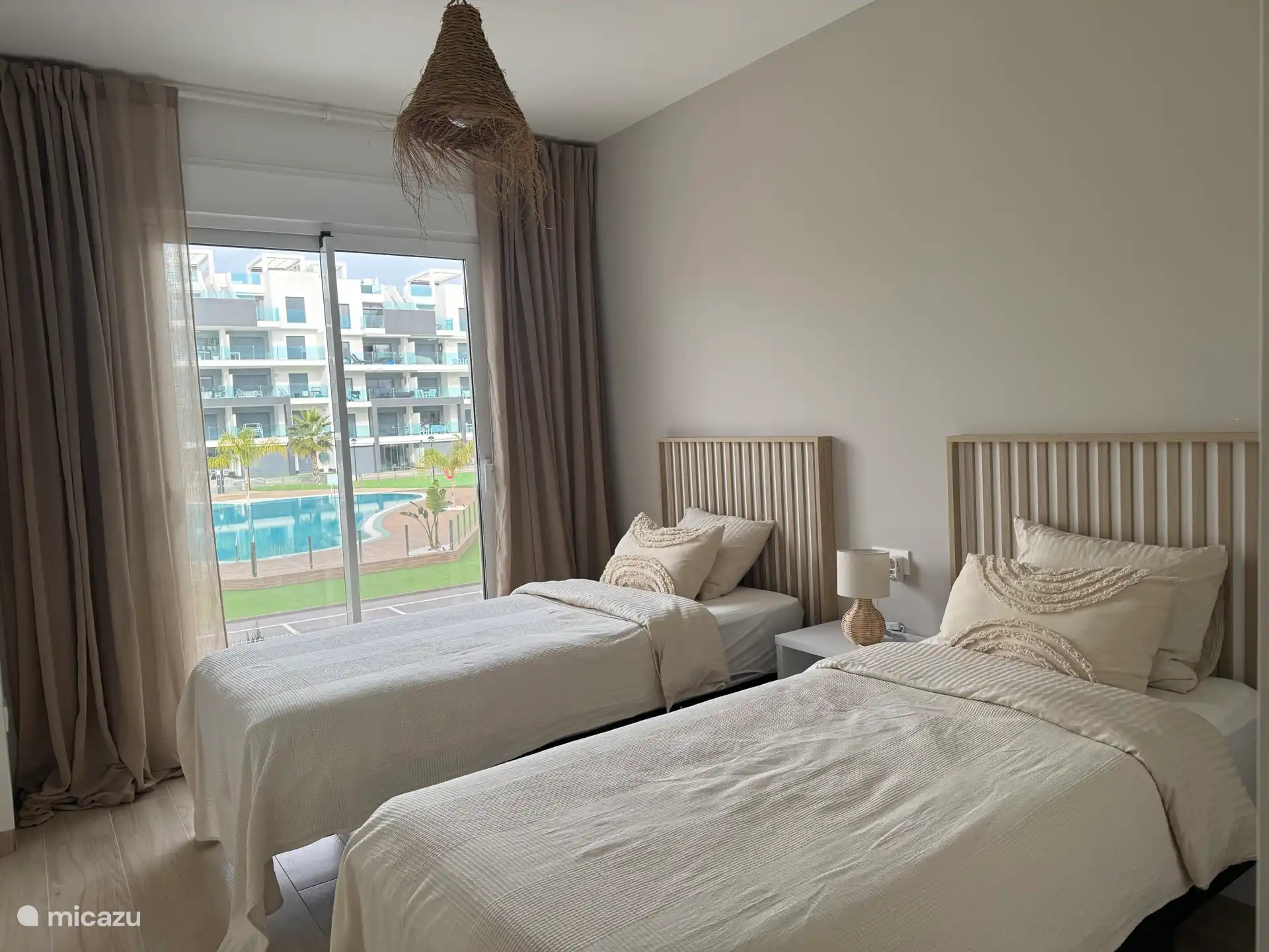 Slaapkamer 2 met 2x 1 persoonsbed