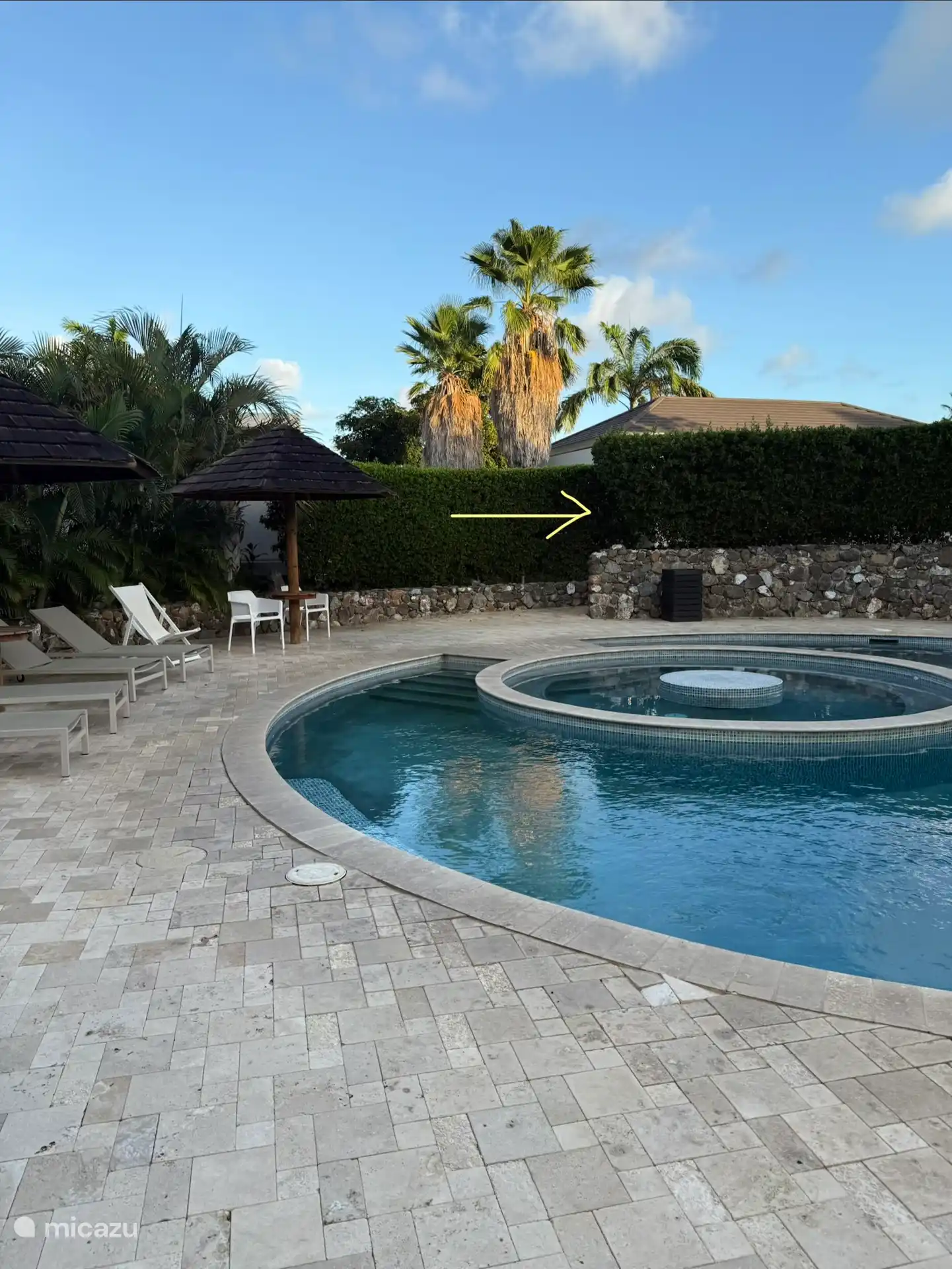 Zo de tuin uit naar het grote zwembad 