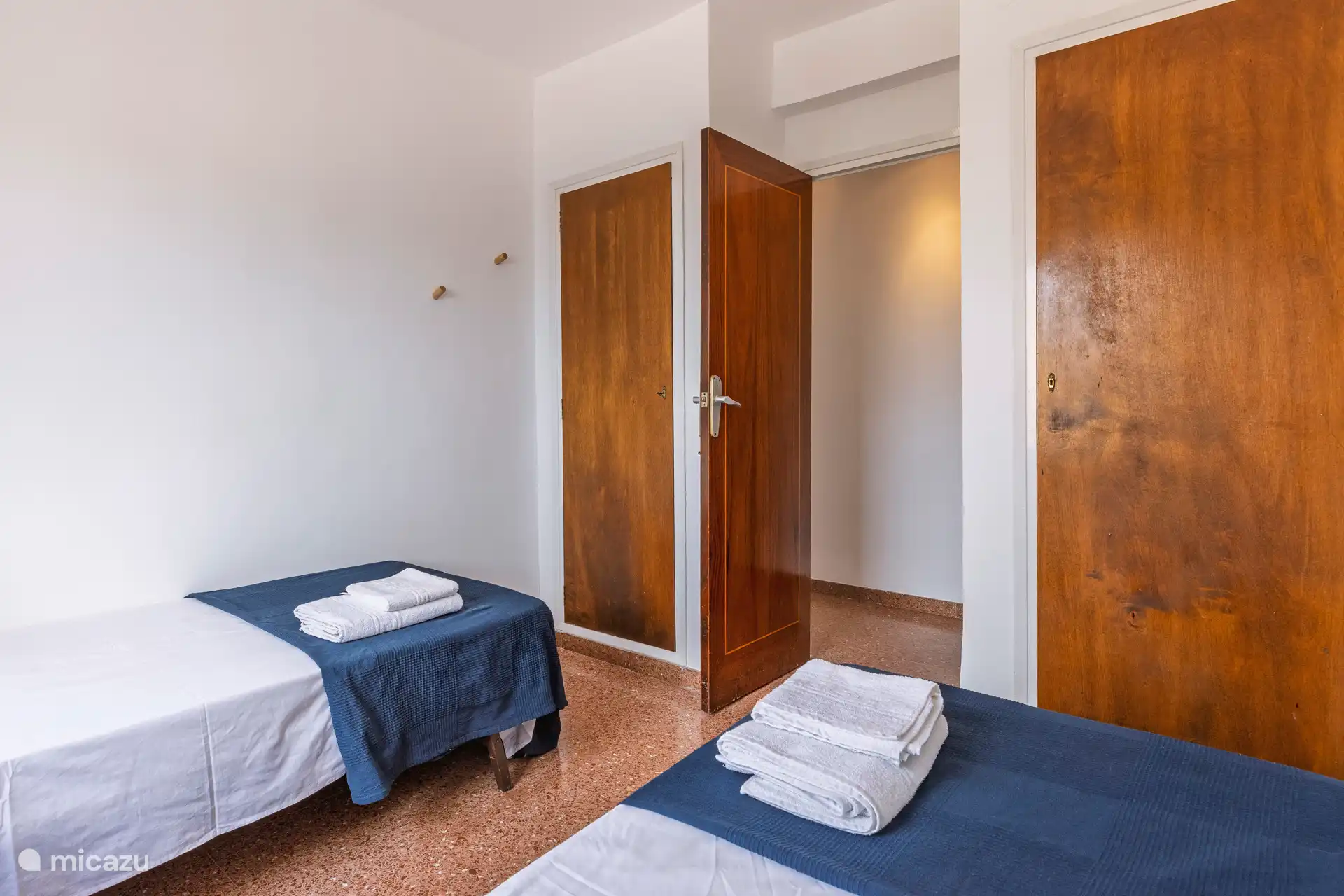 Slaapkamer met 2 bedden