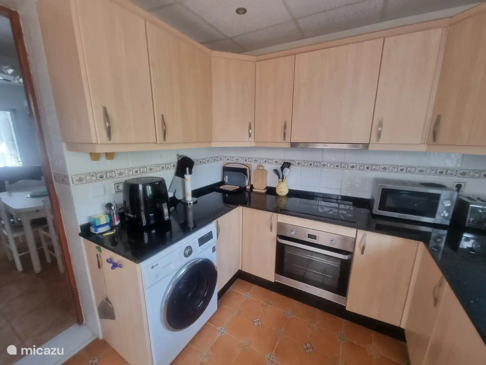 Andere kant van de keuken