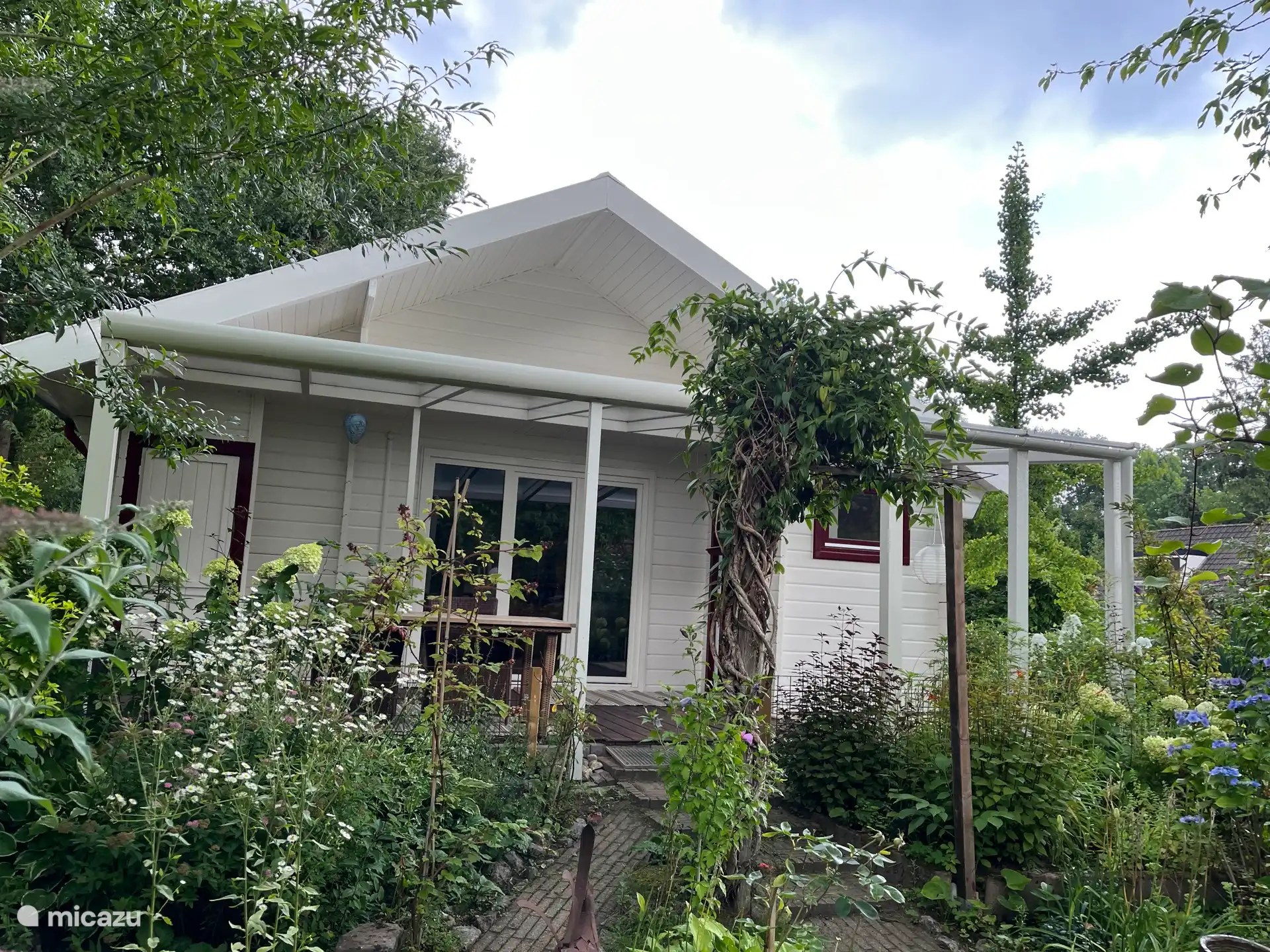 Ciclismo, Países Bajos, Güeldres, Winterswijk, chalet Casa de manitas 'el Jardín de Mariposas'