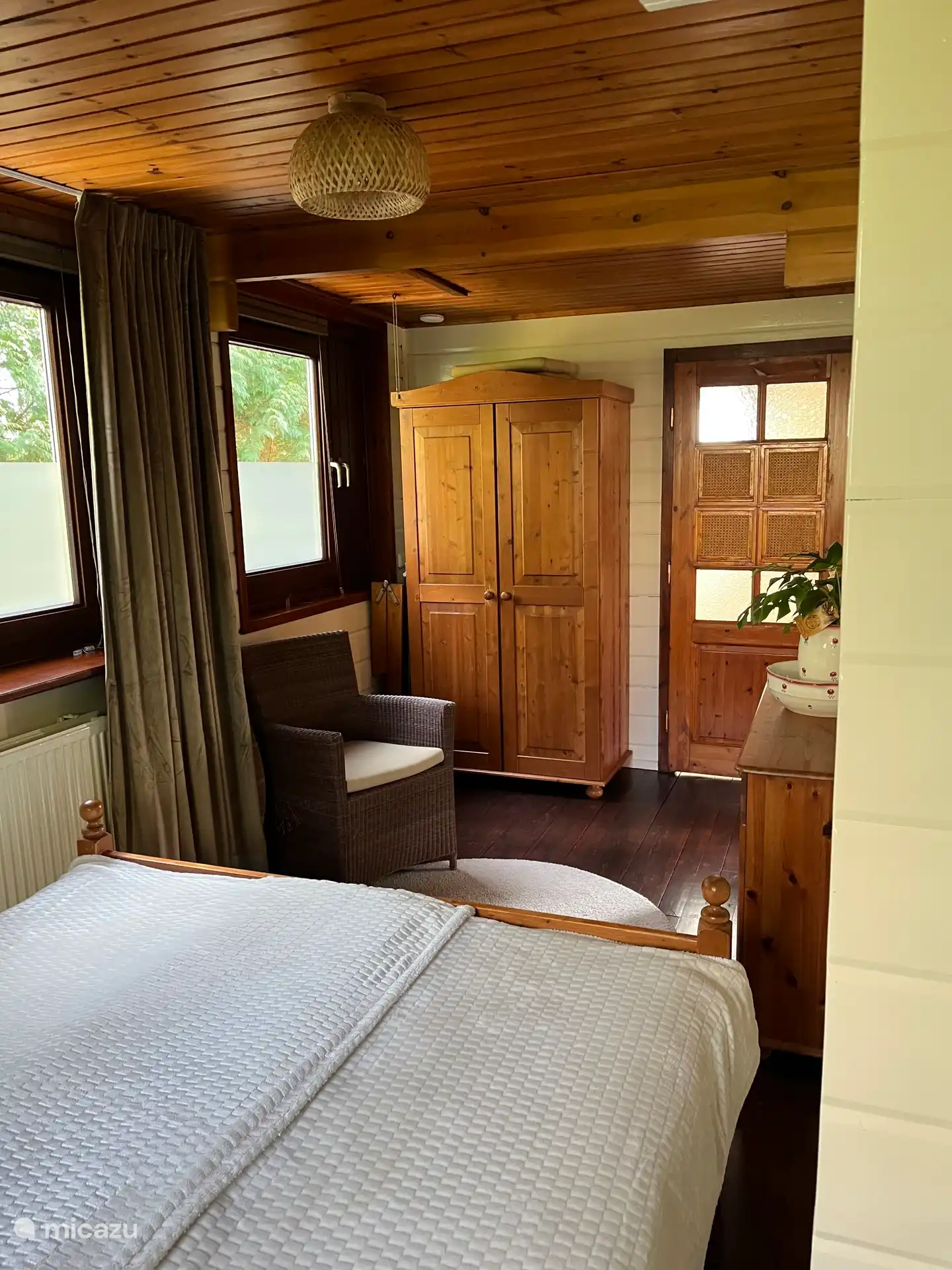 Maison maison DIY dans la chambre du Butterfly Garden !