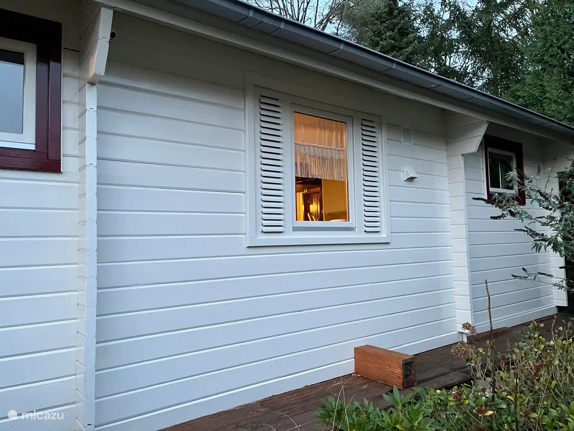 ¡Vista lateral de la Klushuisje de Vlindertuin!