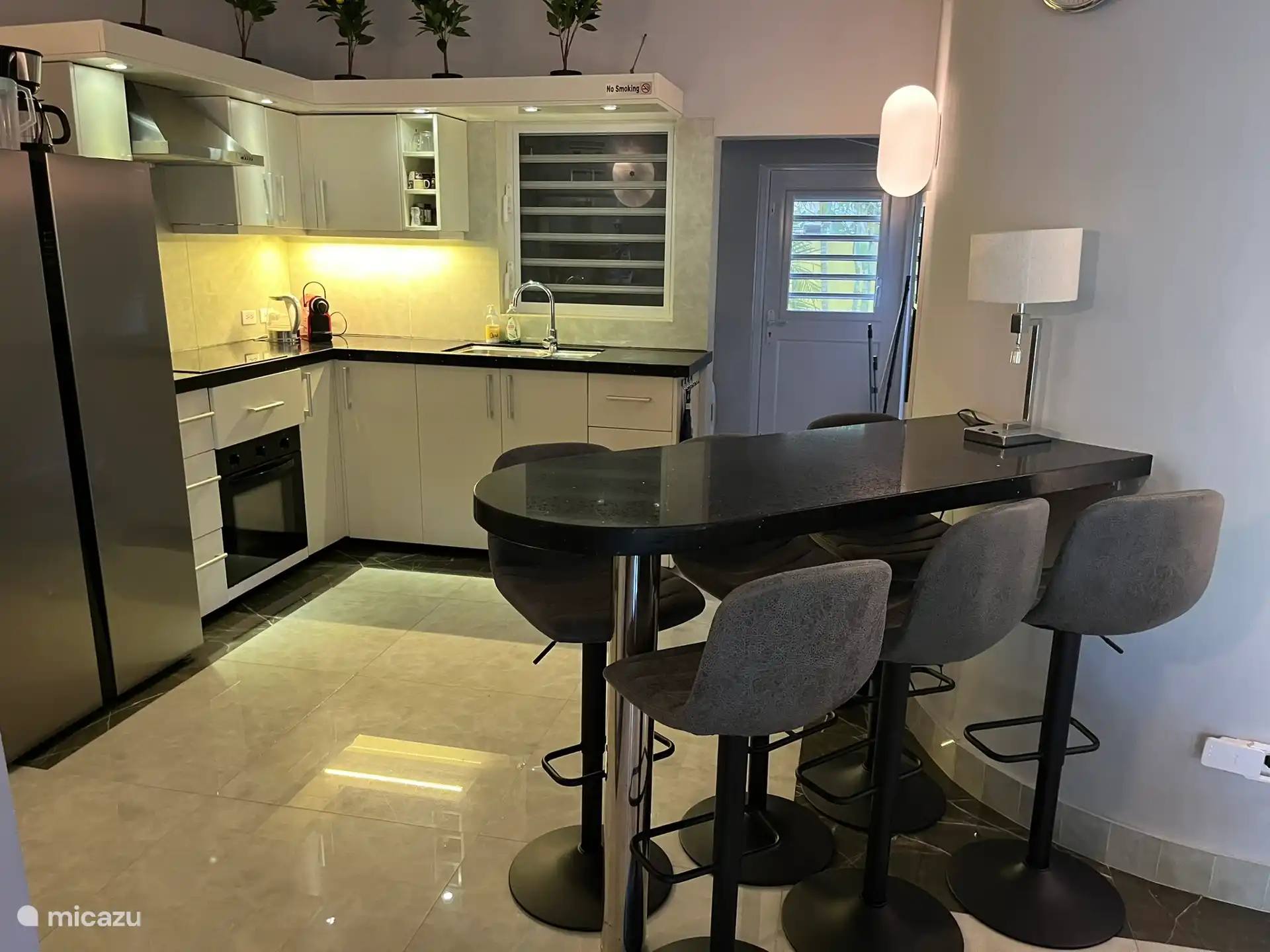 Bar et cuisine pour le petit-déjeuner