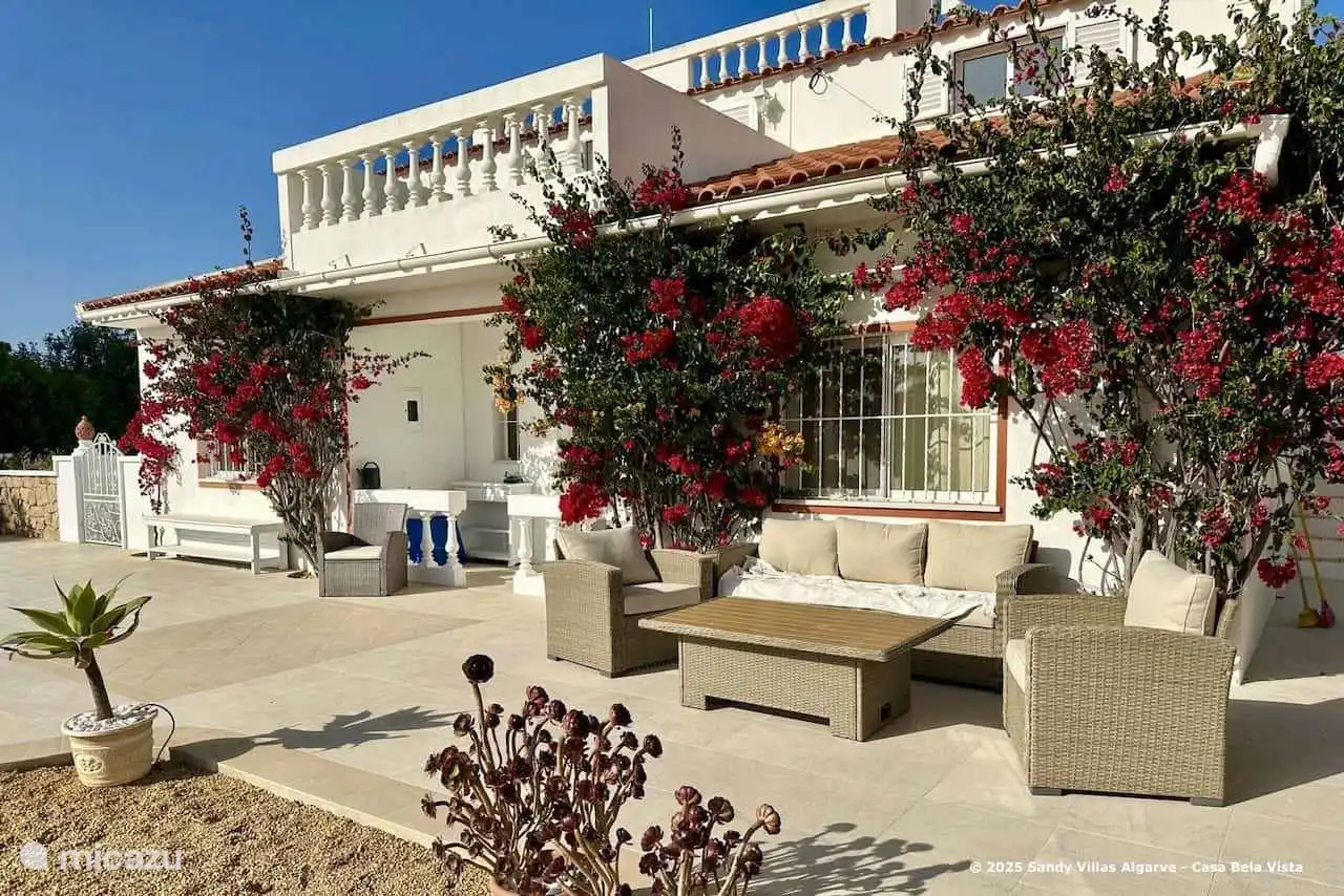 Casa BelaVista Fuzeta - façade avec salon