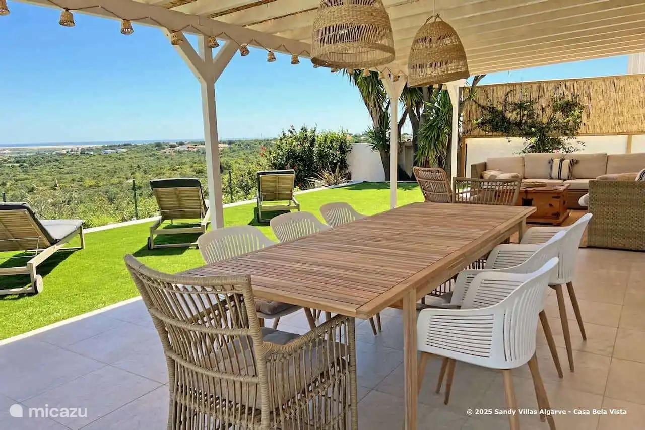 Casa BelaVista Fuzeta - Petit-déjeuner, déjeuner et dîner extérieurs avec vue sur la mer