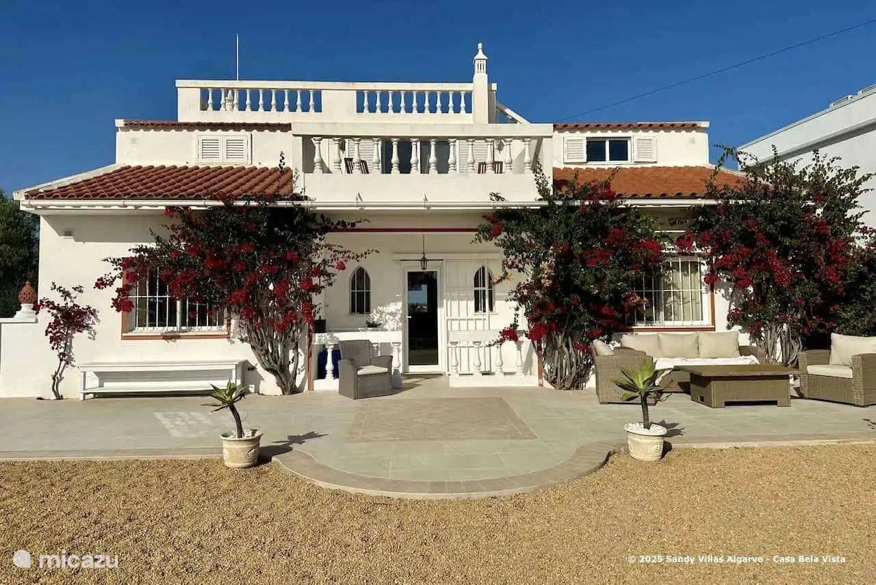 Casa BelaVista Fuzeta - avant et parking