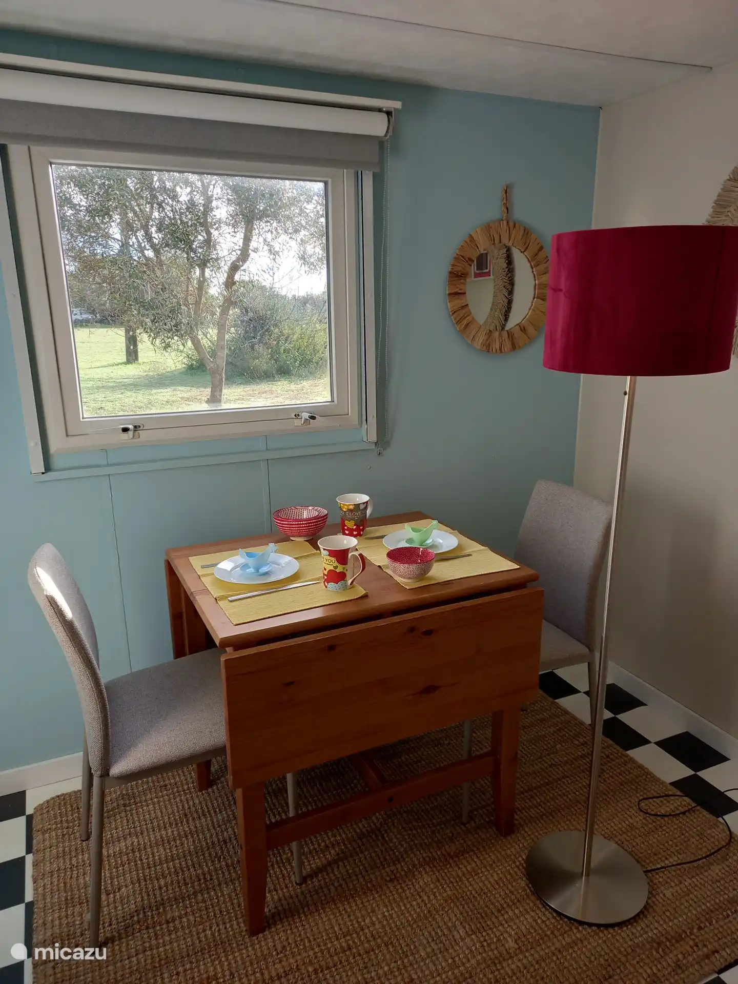 Eetkamer in de winter, in de zomer de 2e slaapkamer