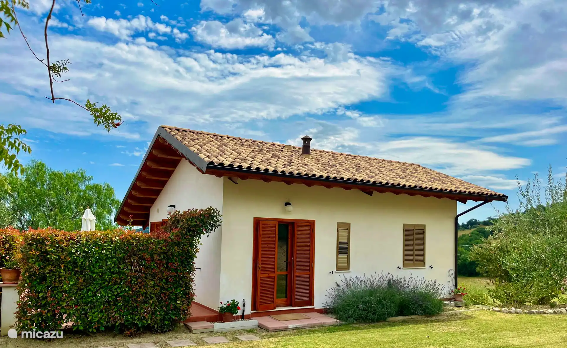 Casa Bertona, detached in the spacious park-like garden of 4000 m2