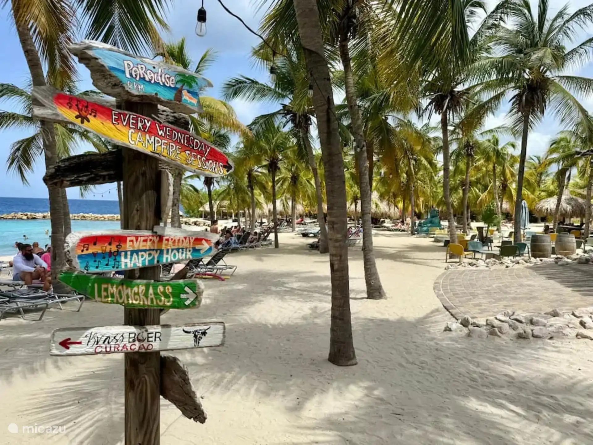 Strand op loopafstand.