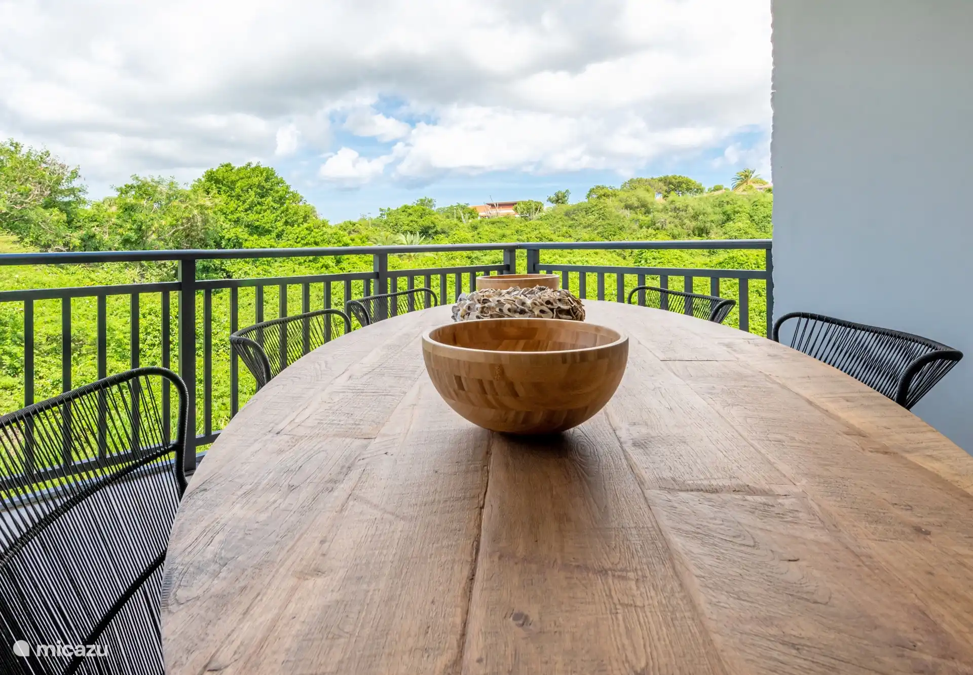 Eettafel met uitzicht