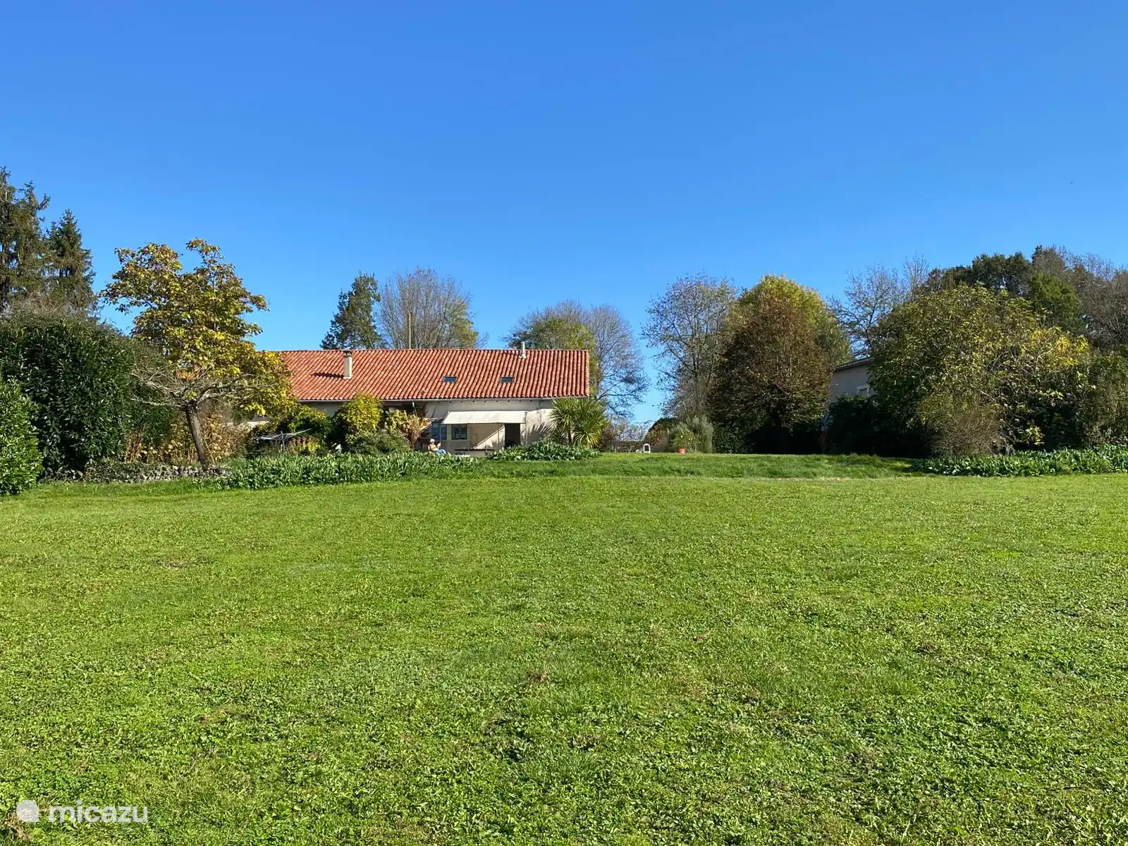 Vue depuis l’arrière du jardin
