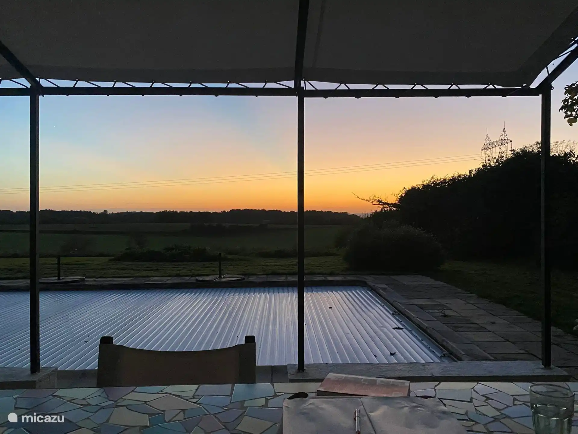 Terrasse avec piscine