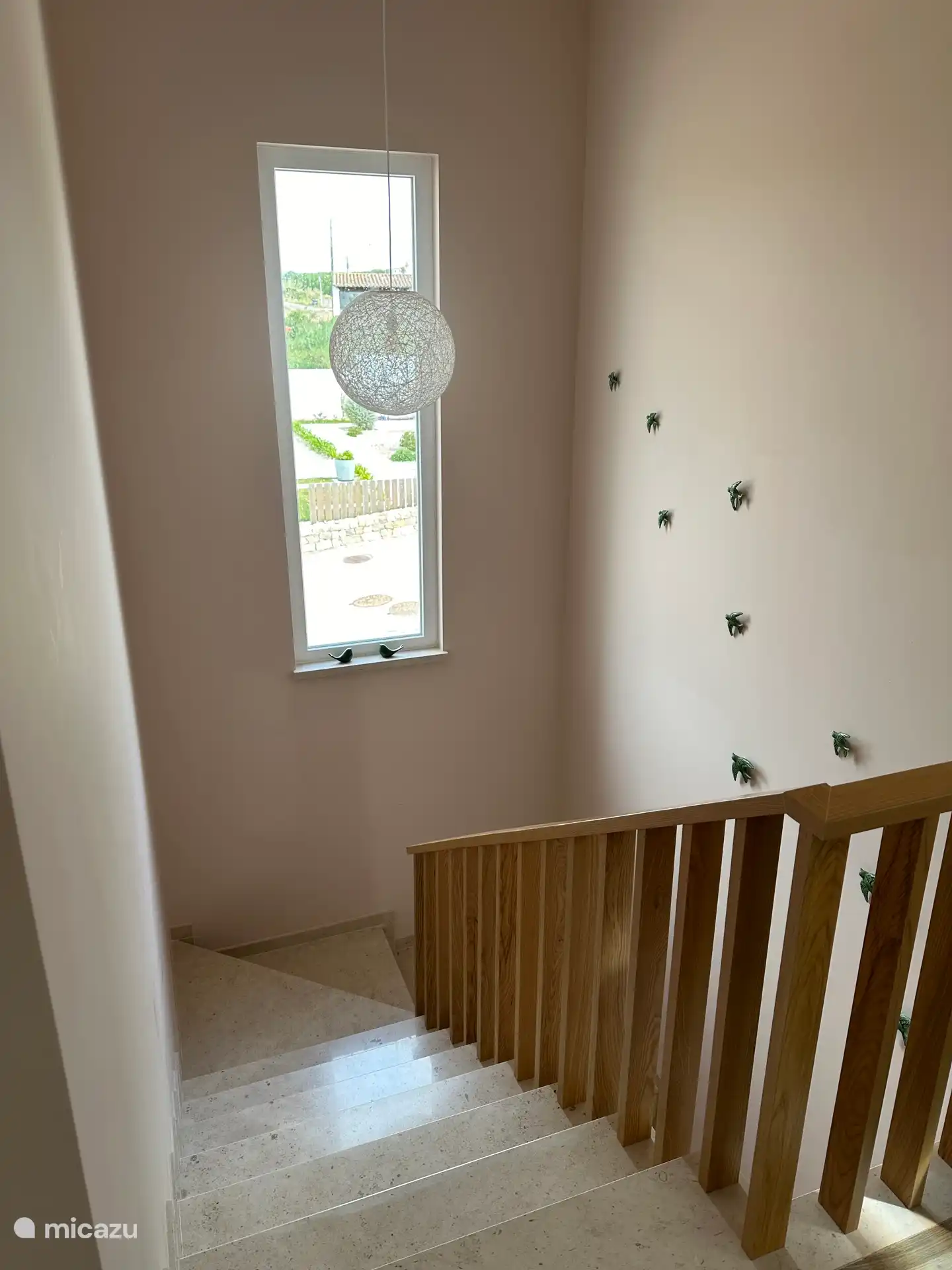 De trap naar de eerste verdieping