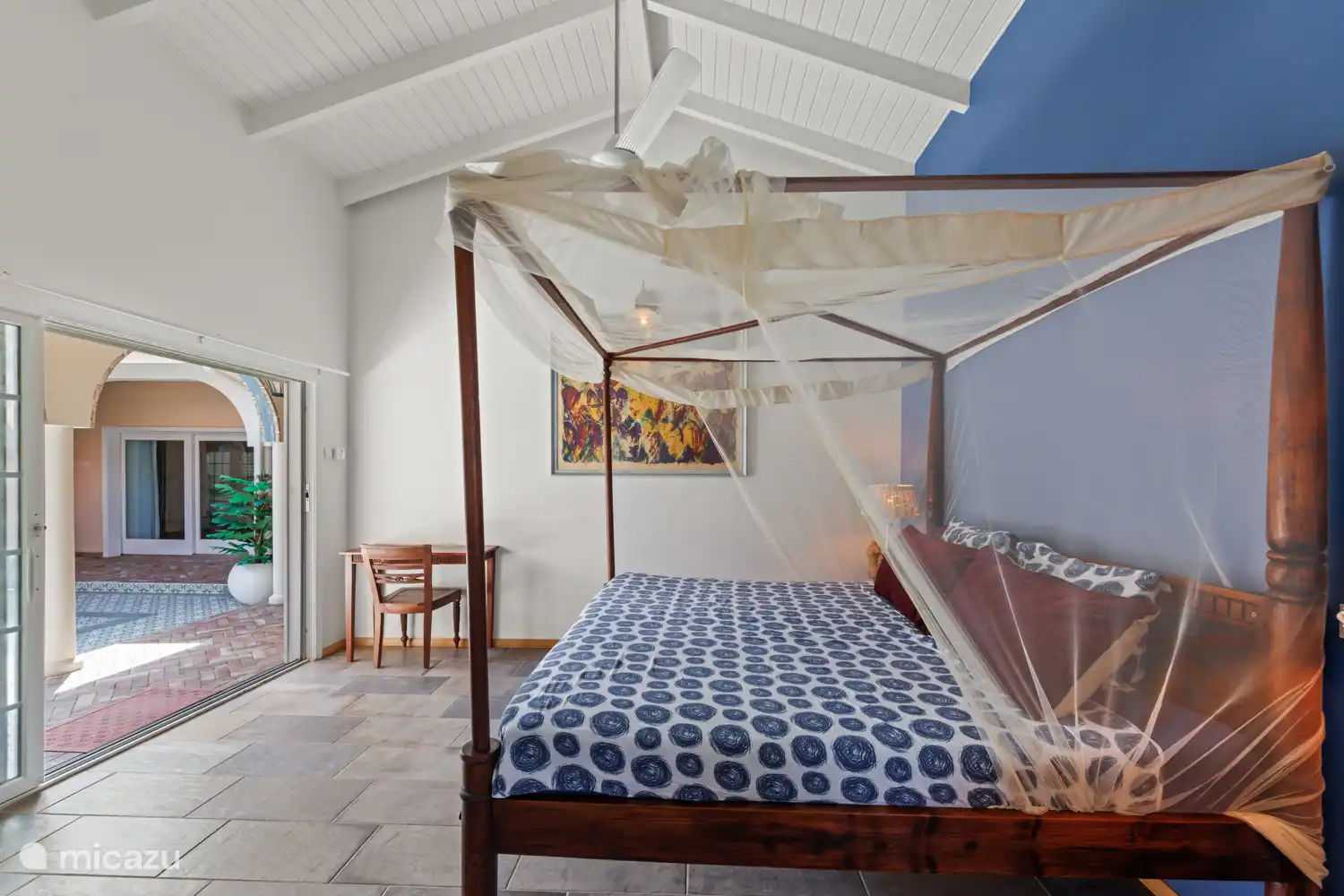 2. Schlafzimmer, gelegen im Innenhof