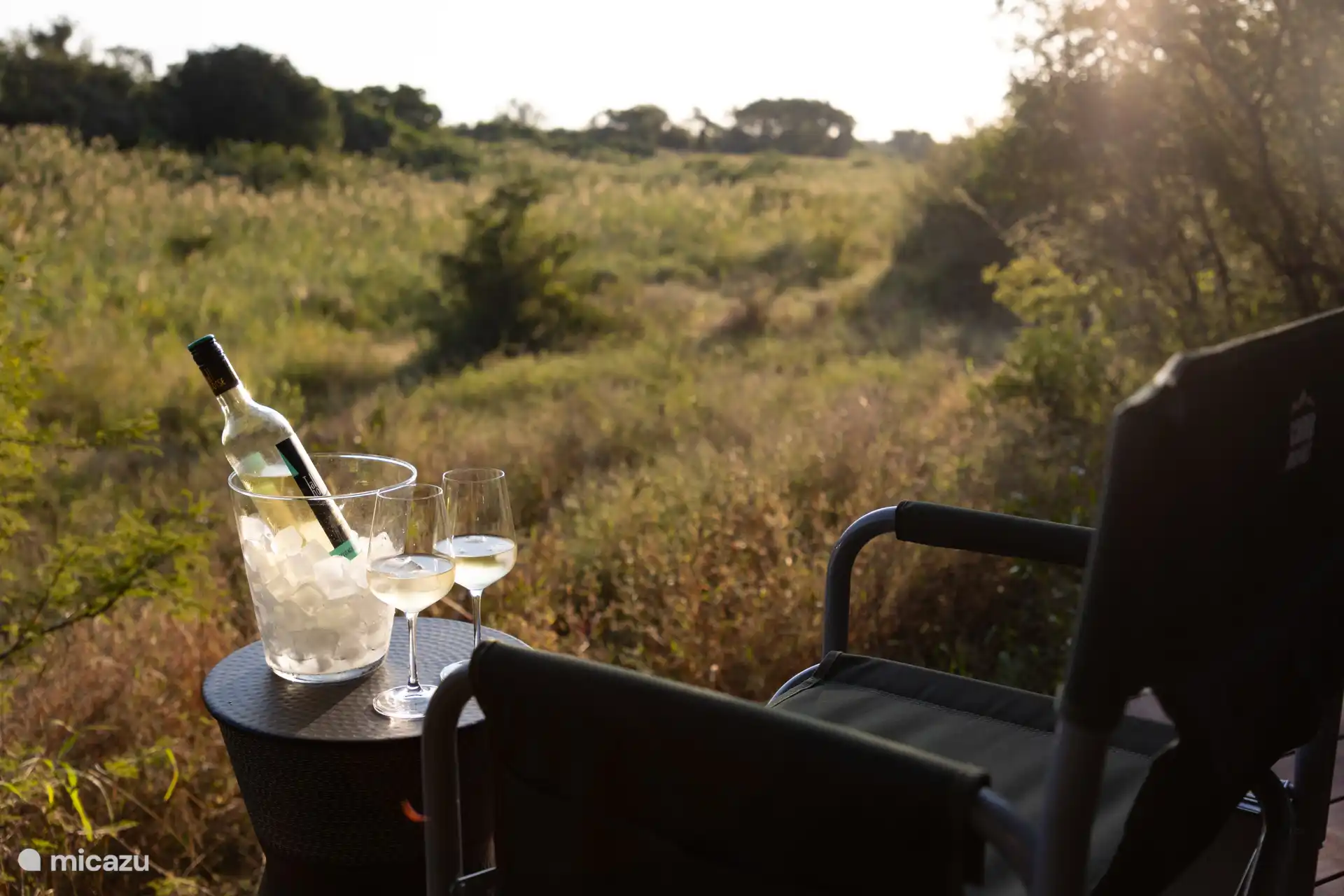 River deck, Villa Tall Horse
