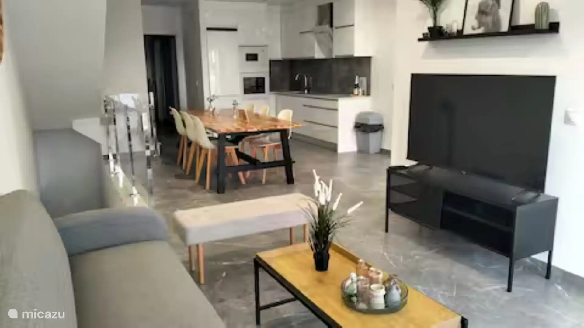 Woonkamer / Eetkamer Villa 2