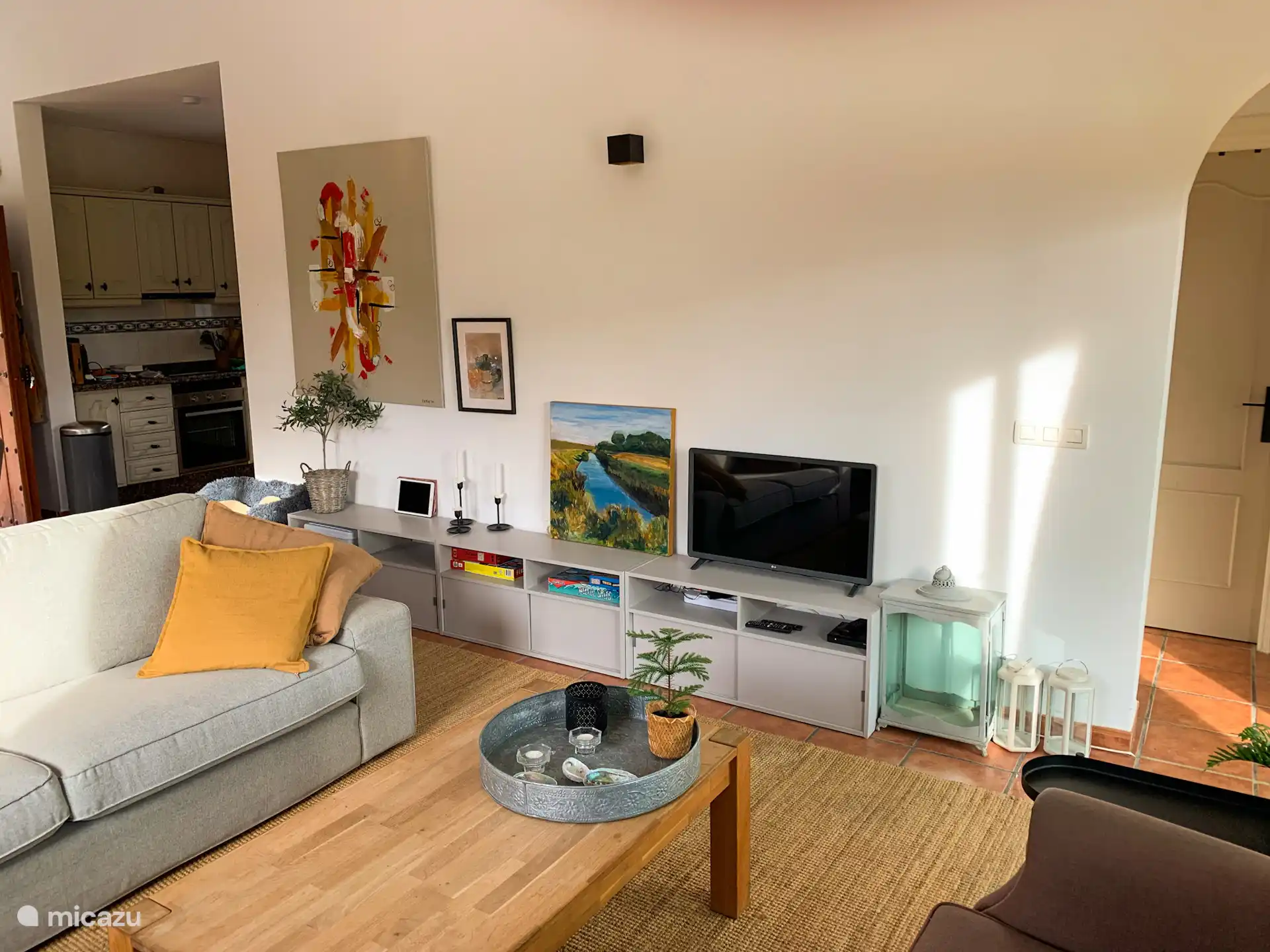 TV  goed te zien vanuit de zithoek.