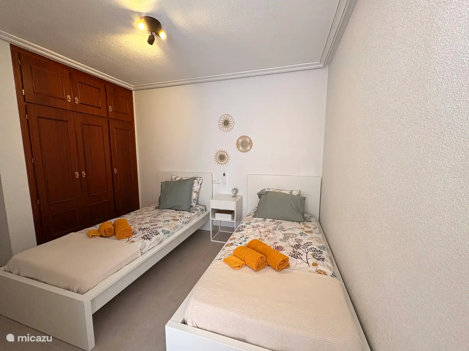 Slaapkamer met 2 eenpersoonsbedden 