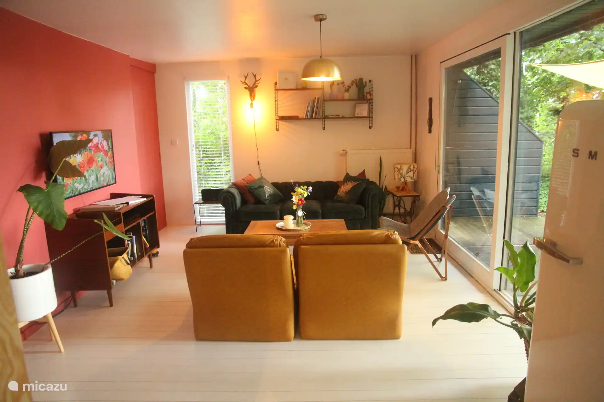 Hart van de woning. SmartTV en geweldig uitzicht op het bos, veld en de hottub!