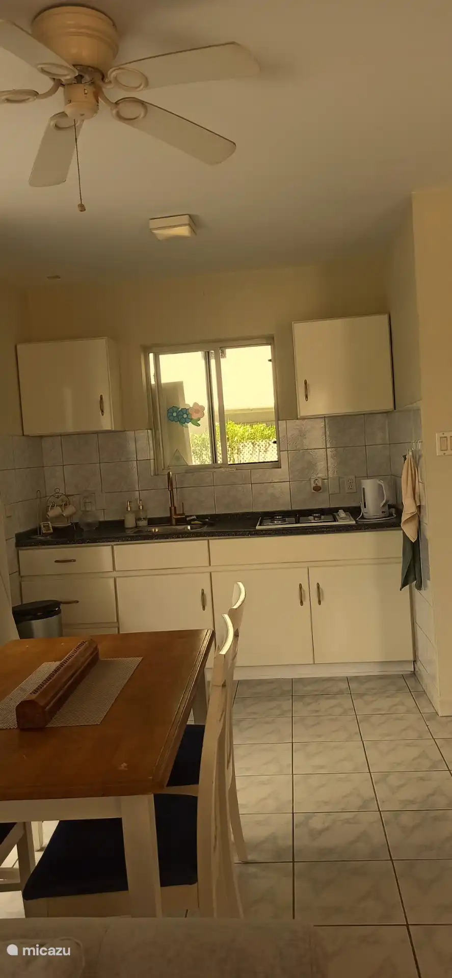 Cuisine complète avec tout le nécessaire.