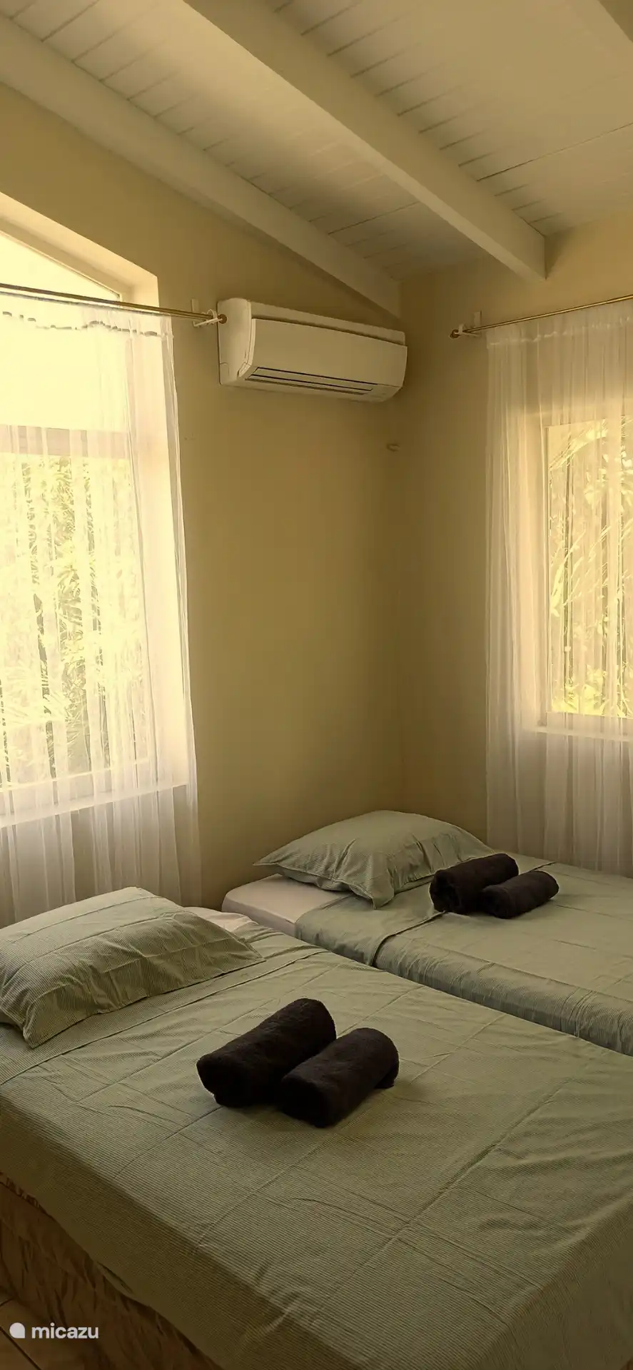 Deuxième chambre avec climatisation. Les lits peuvent être séparés. 