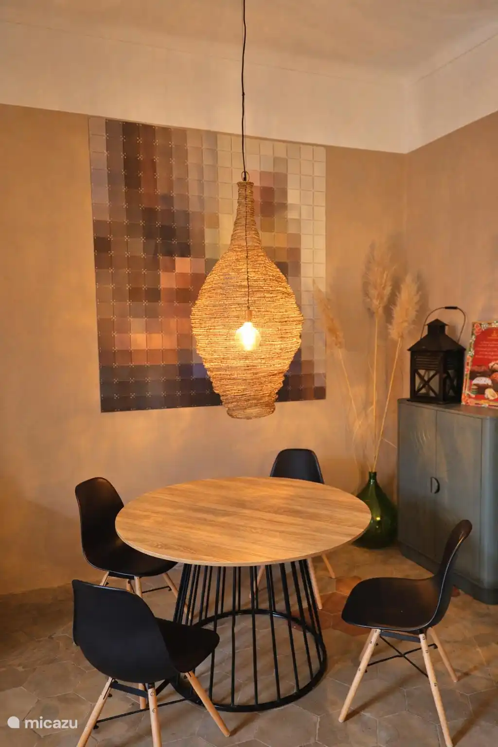 De eettafel voor vier personen