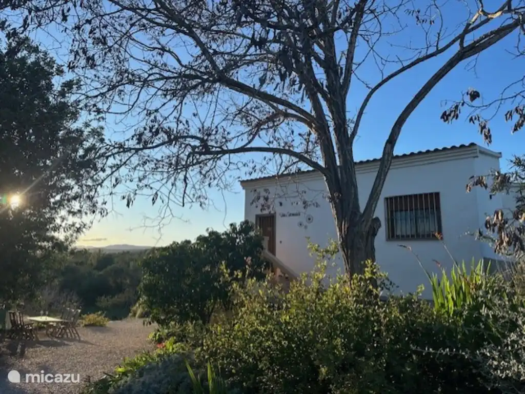 Une belle maison de vacances spacieuse où confort et détente se conjuguent.