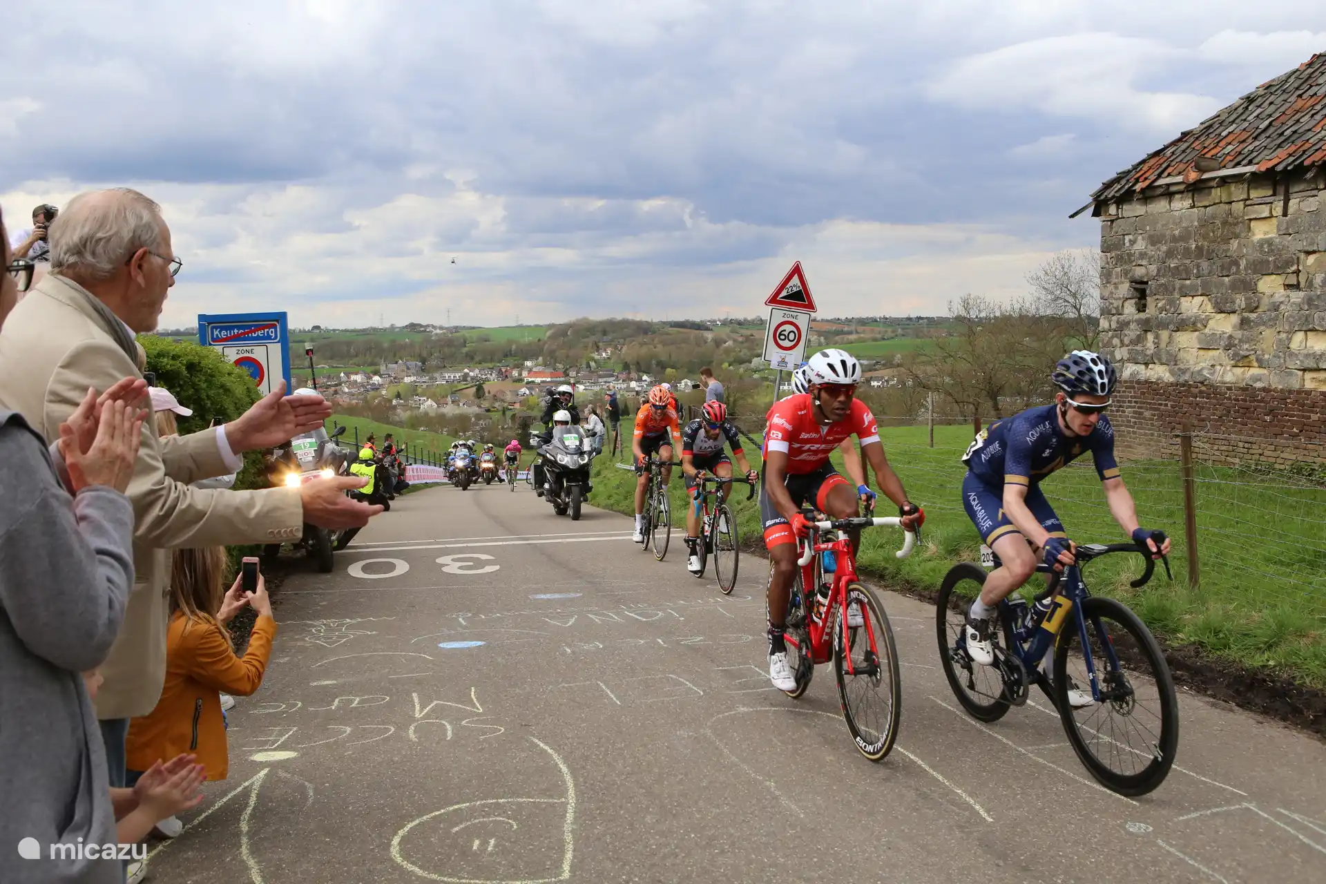 Ligging op de Keutenberg, de steilste berg van Nederland (22%). Jaarlijks onderdeel van de Amstel Gold Race