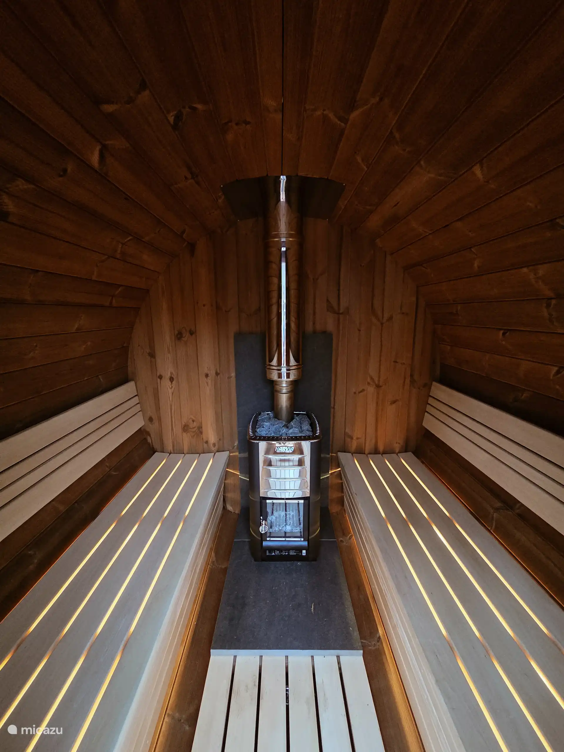De houtgestookte sauna
