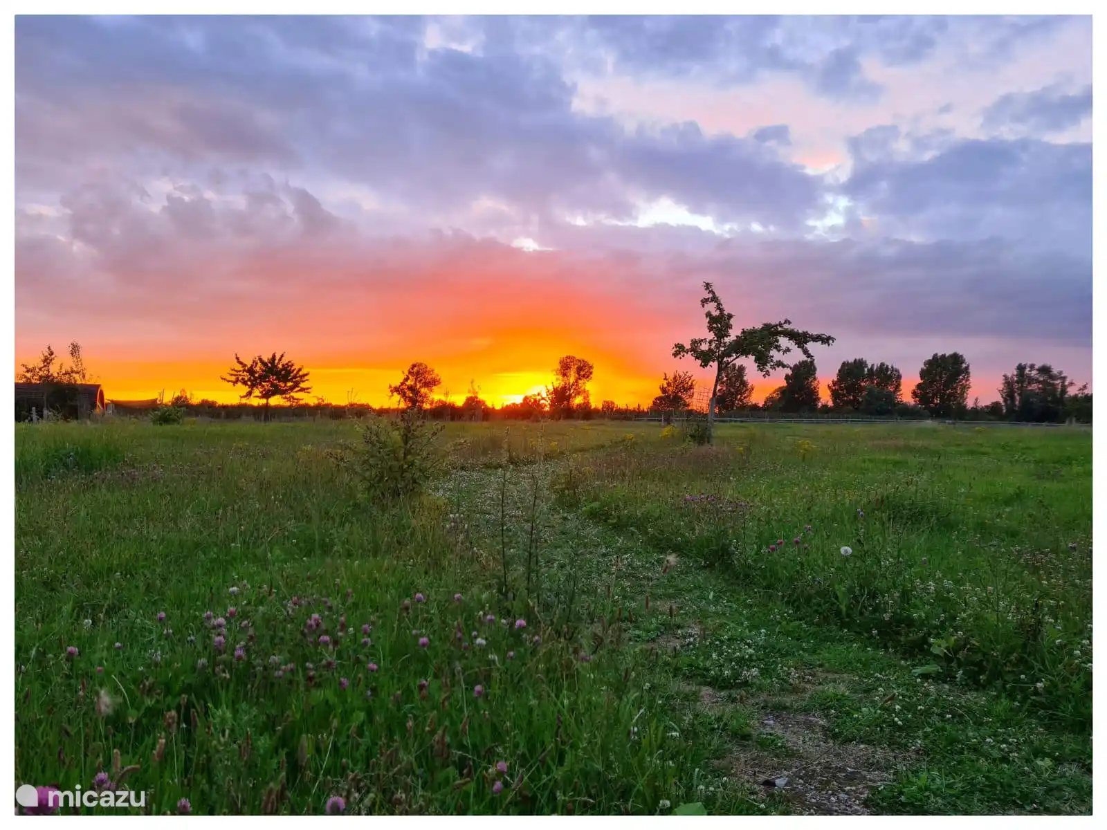 genieten van mooie zonsondergang(en)
