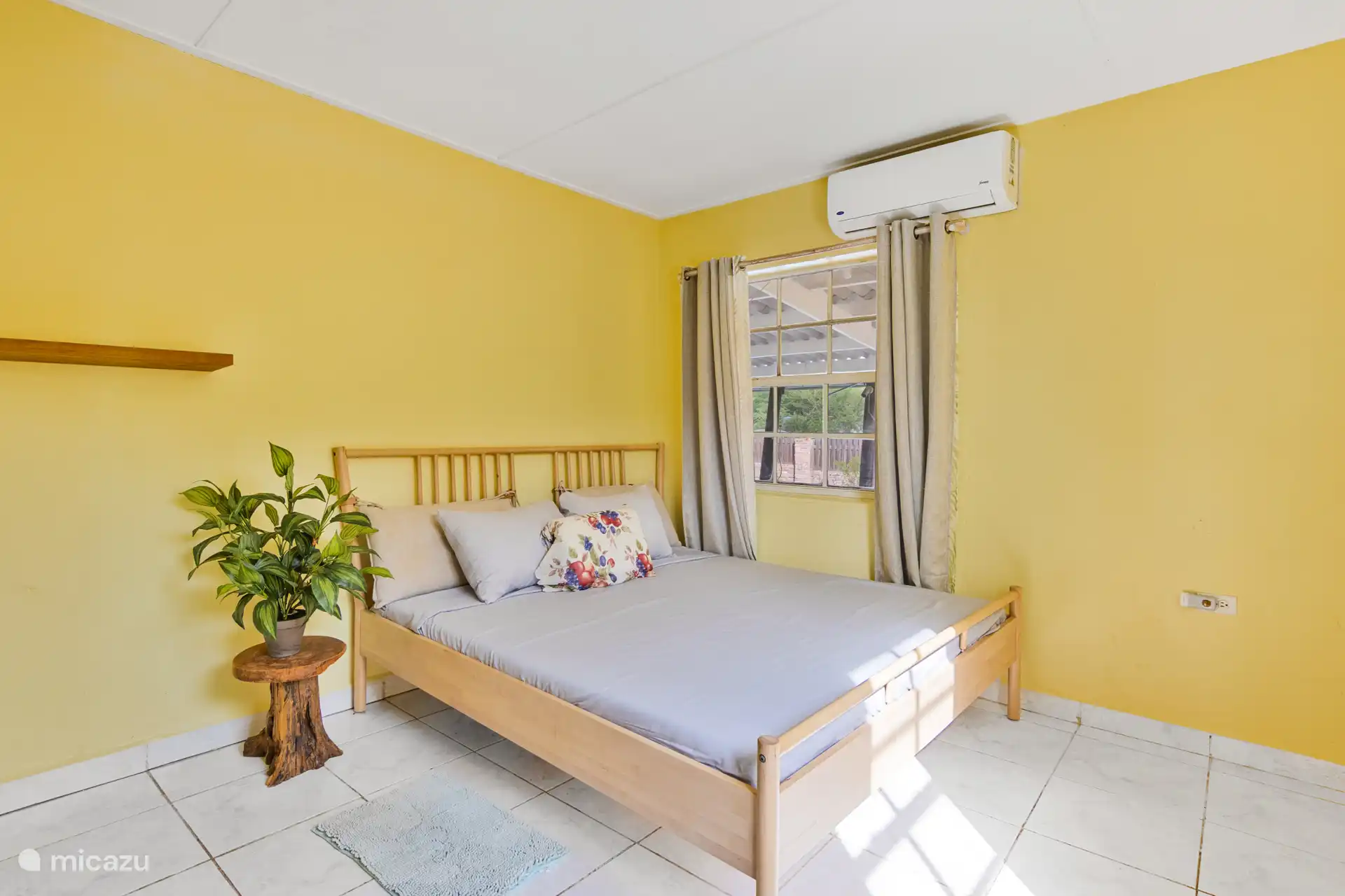 Slaapkamer 2 heeft veel natuurlijk lichtinval