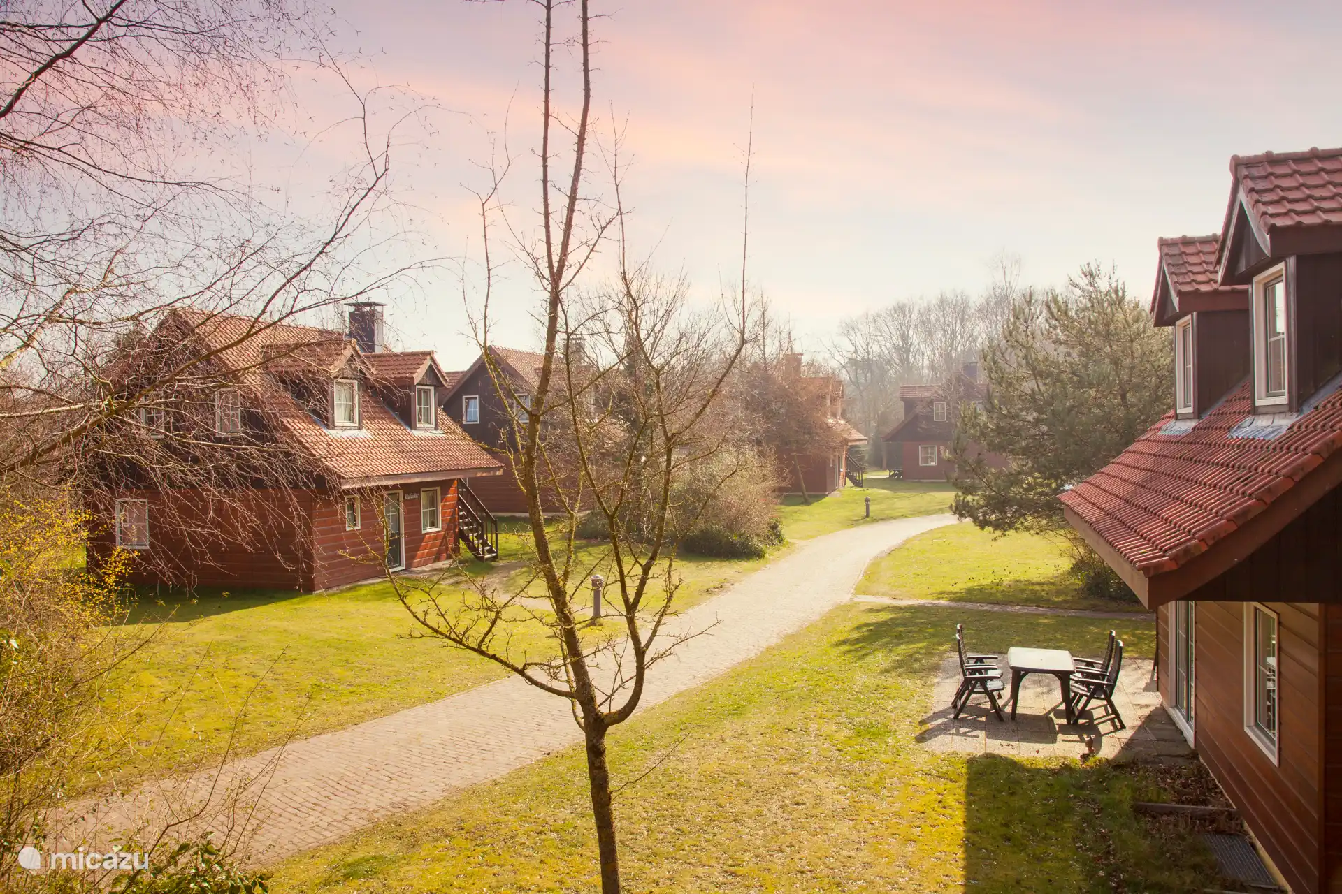 Uitzicht vanaf balkon op het park