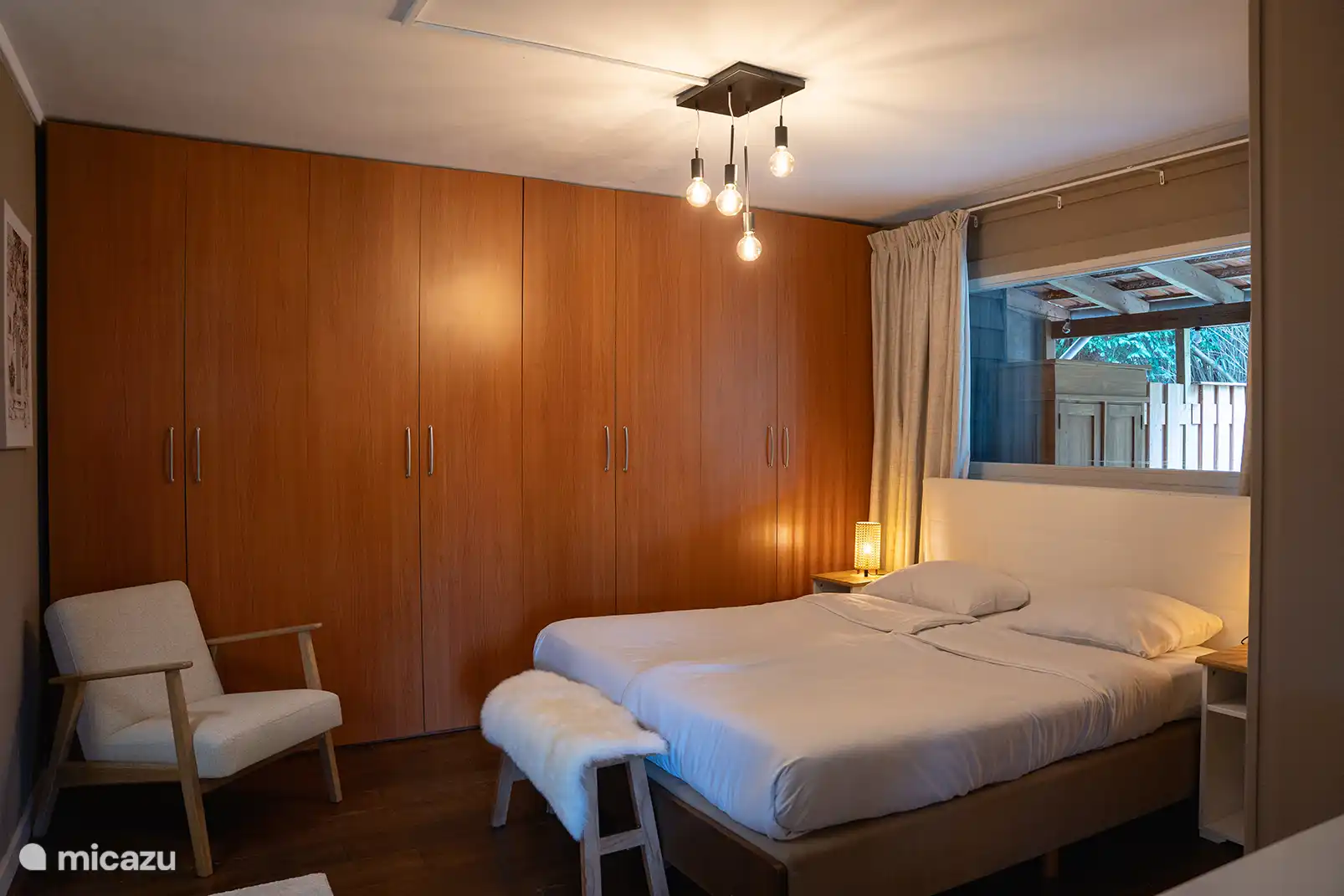 Slaapkamer op de beganegrond met 2 persoonsbed