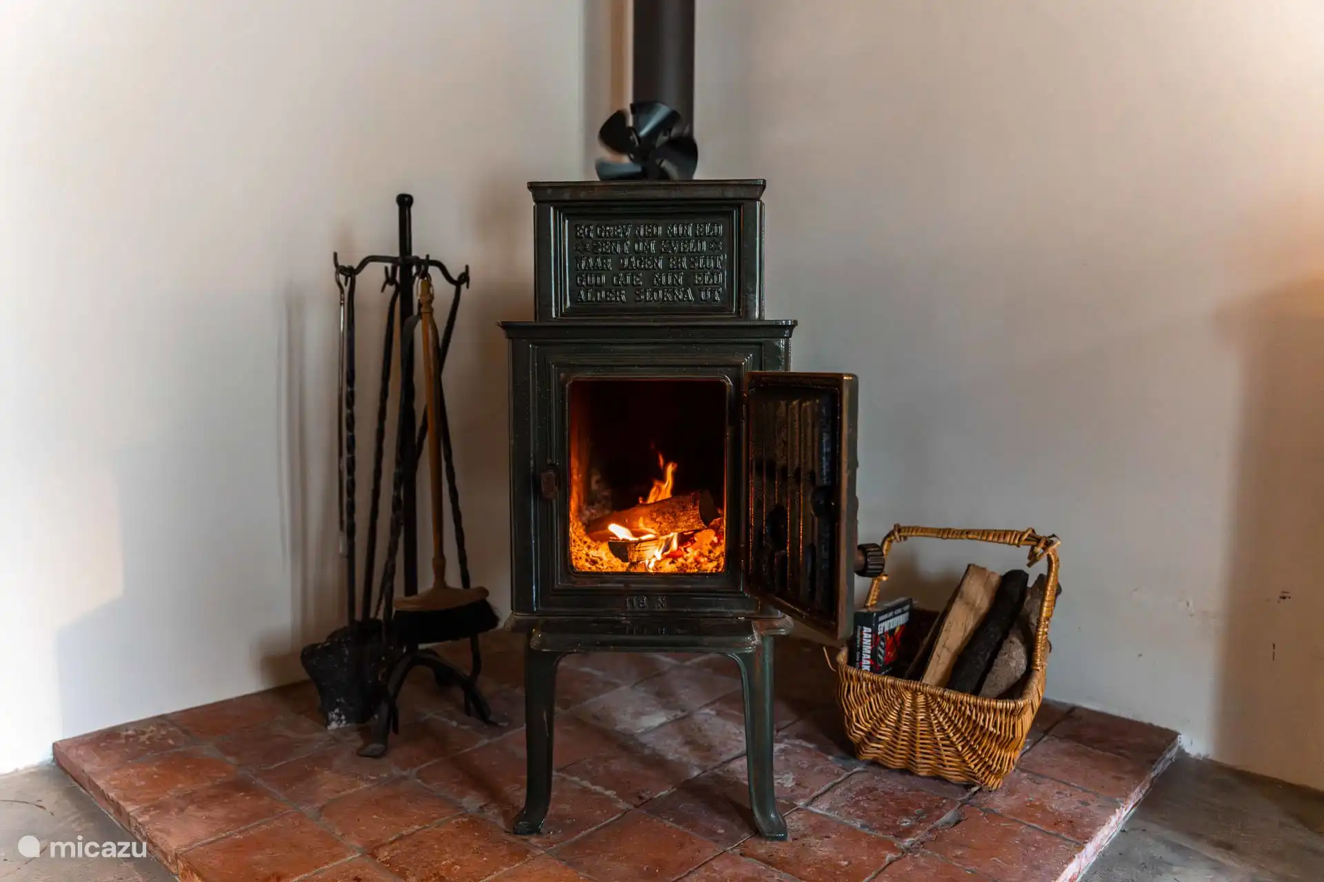 Met deze kachel krijg je de woonkamer lekker warm