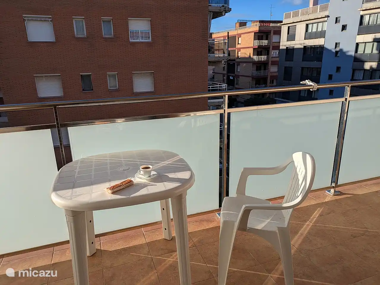 South-facing balcony, sun all day!