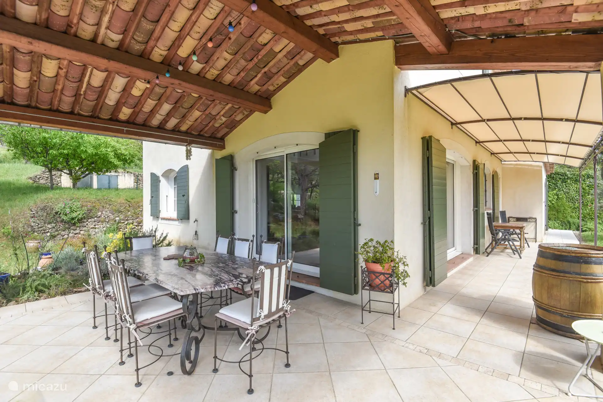 Overdekt terras en terras/pergola