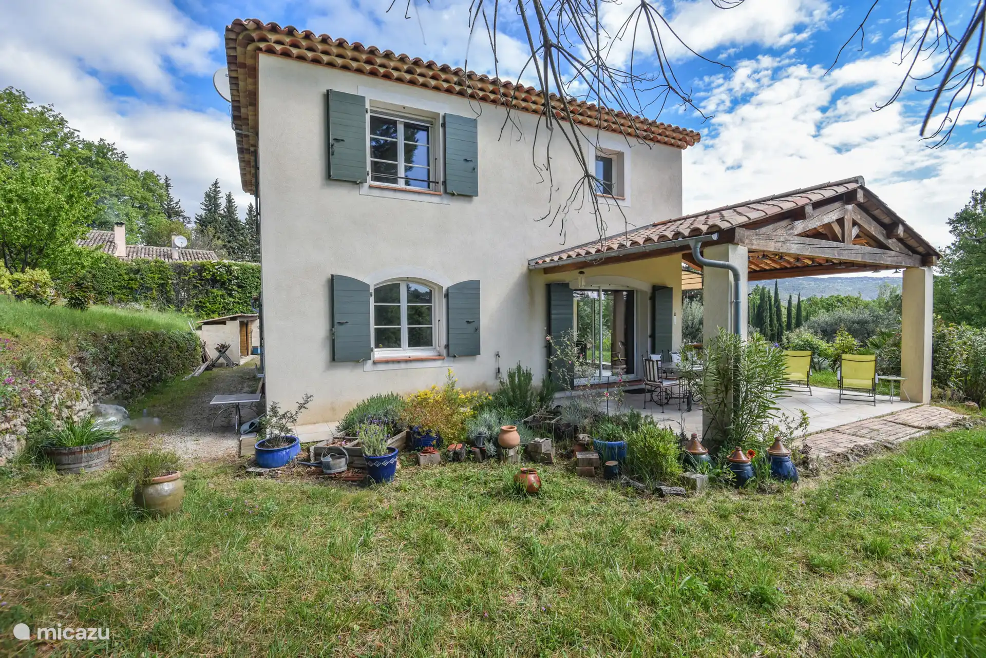 Zuidelijk overdekt terras