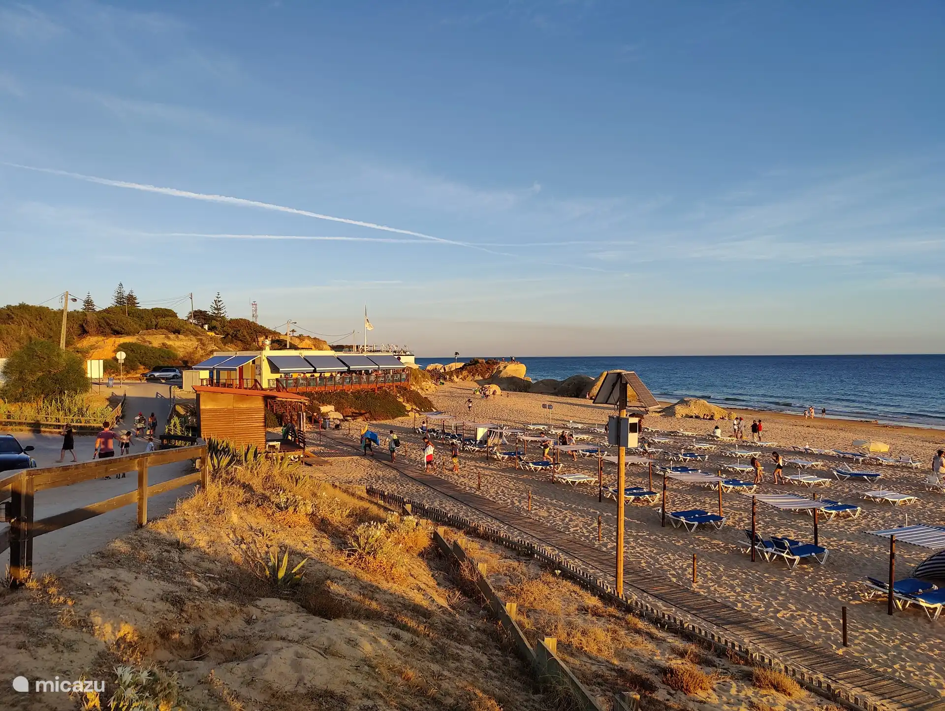 Het gezellige strand van Gale op nog geen 3 km.