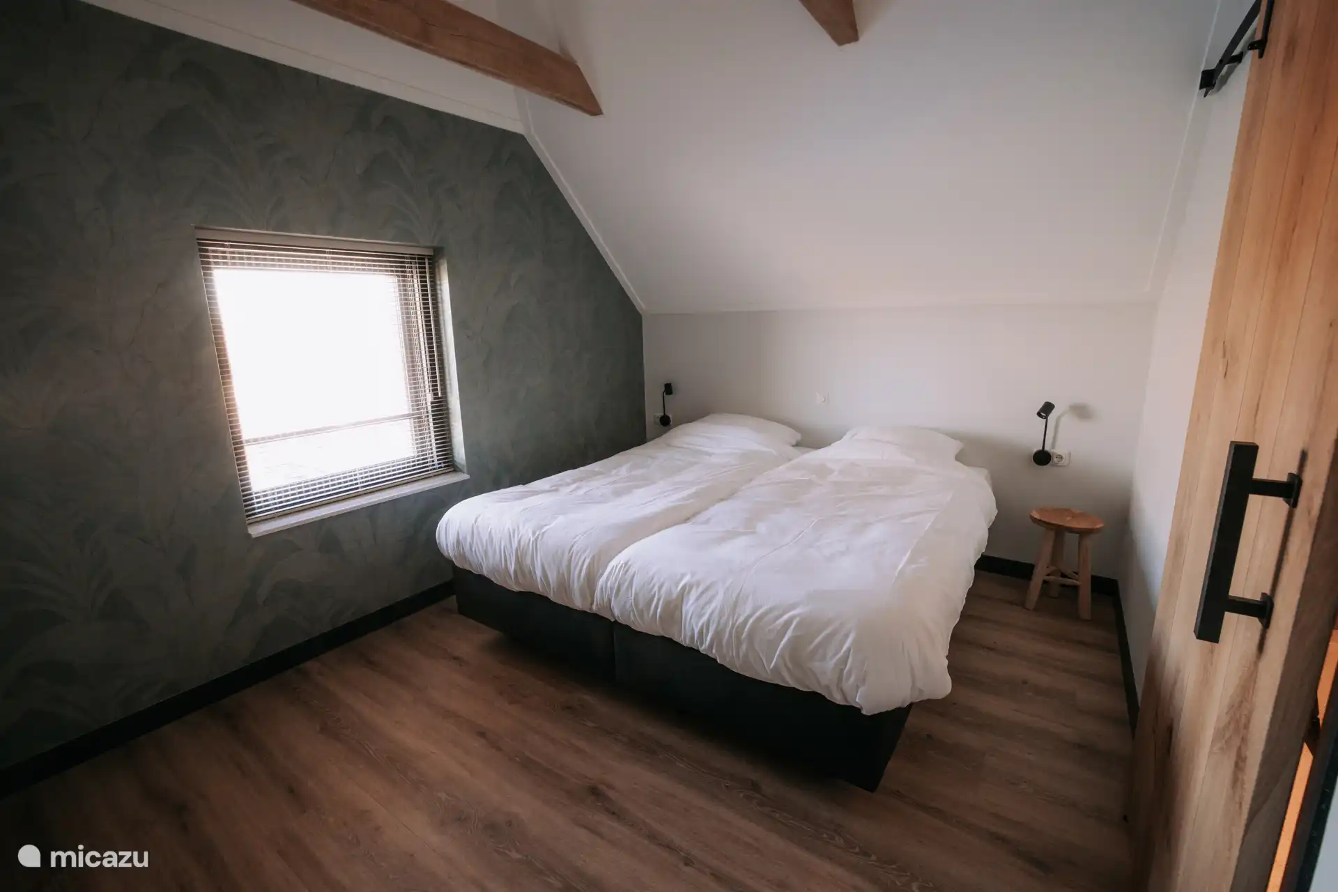 Schlafzimmer 1