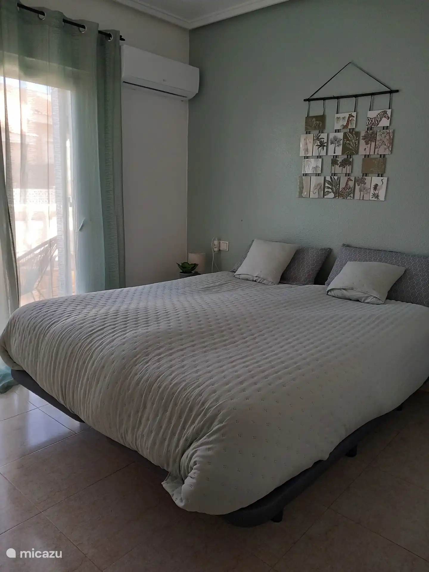 Groene slaapkamer met 2 persoons bed