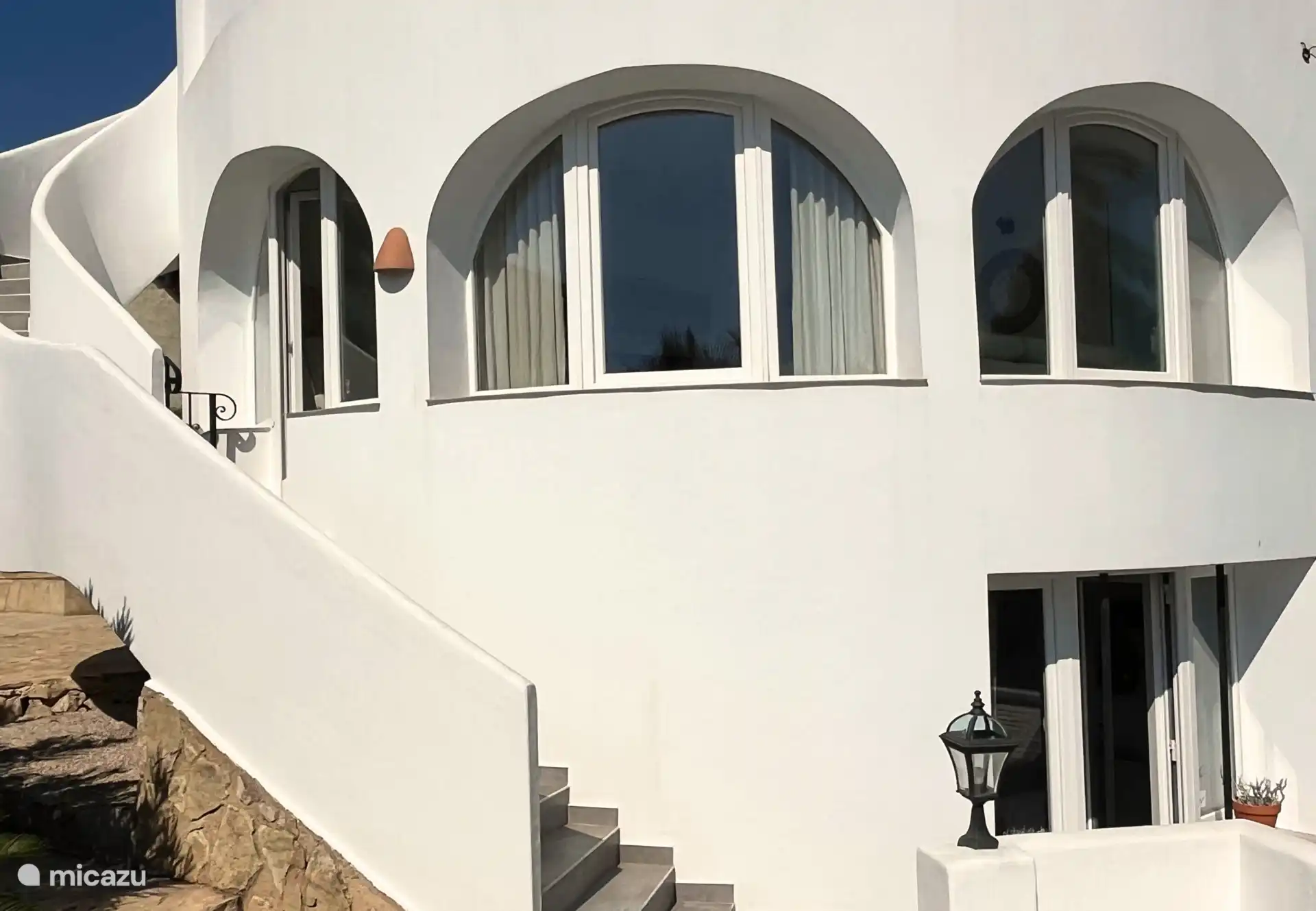 Een sfeervolle villa met privé zwembad aan de rand van Jávea.
