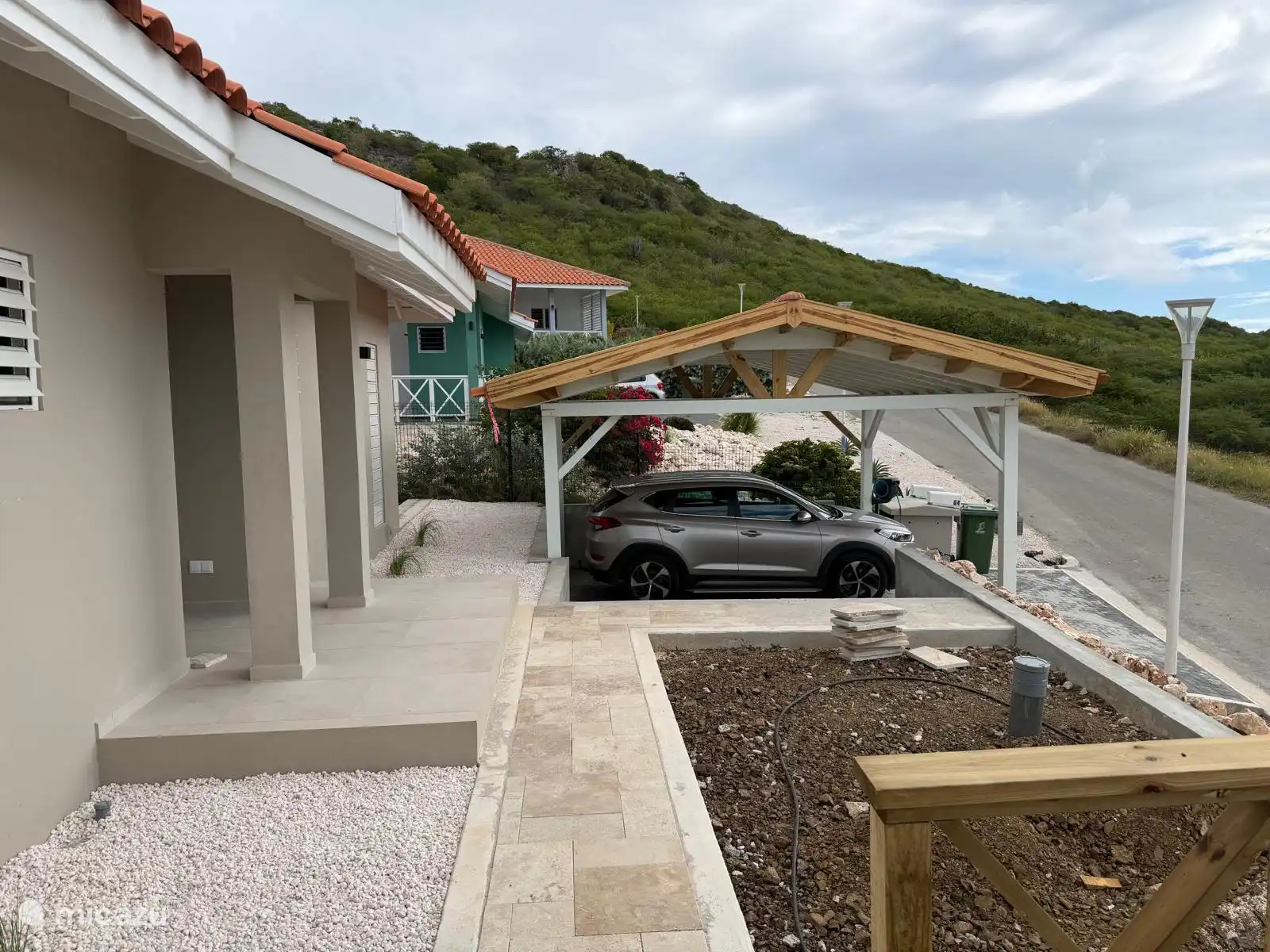 Ook deze gezinsauto Hyundai Tucson kunt u bij ons huren tijdens u verblijf. Voor meer informatie kunt u ons hierover e-mailen. 