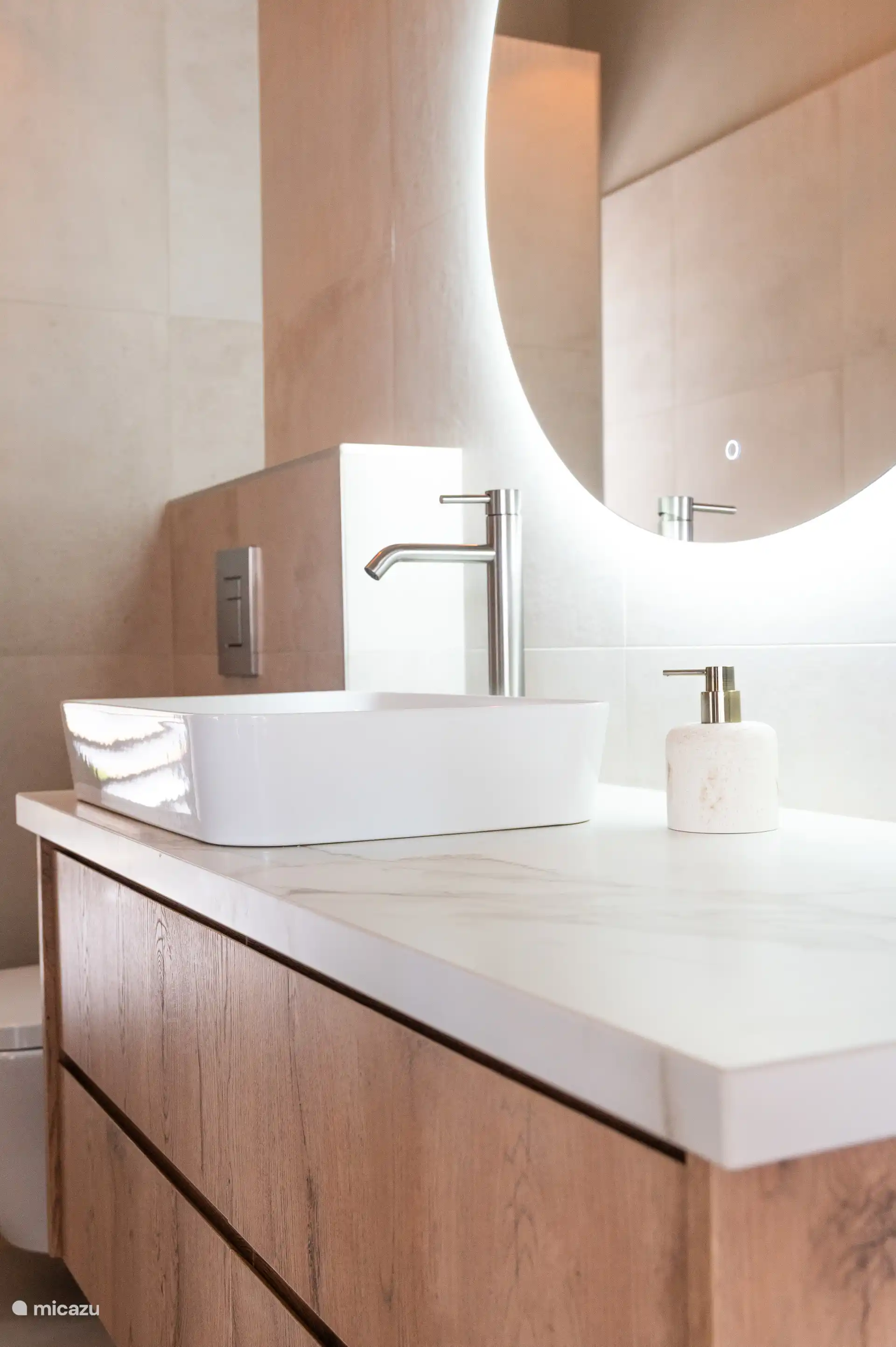 Iedere slaapkamer heeft dezelfde wastafel